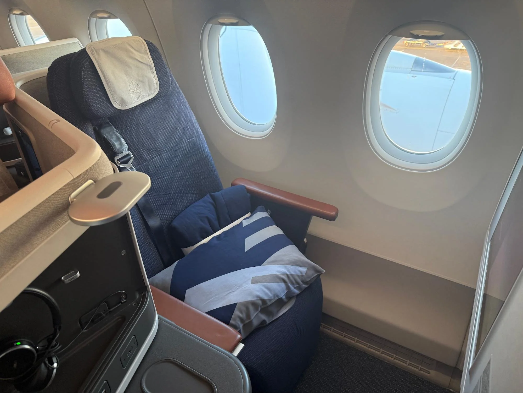 Five Seat Types in One Cabin: Lufthansa A350-900 Allegris Business Class