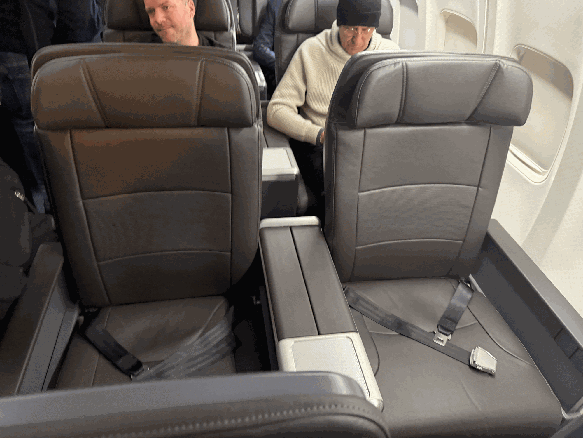 The Classic American Airlines First Class Experience: Miami to New York on the 737-800