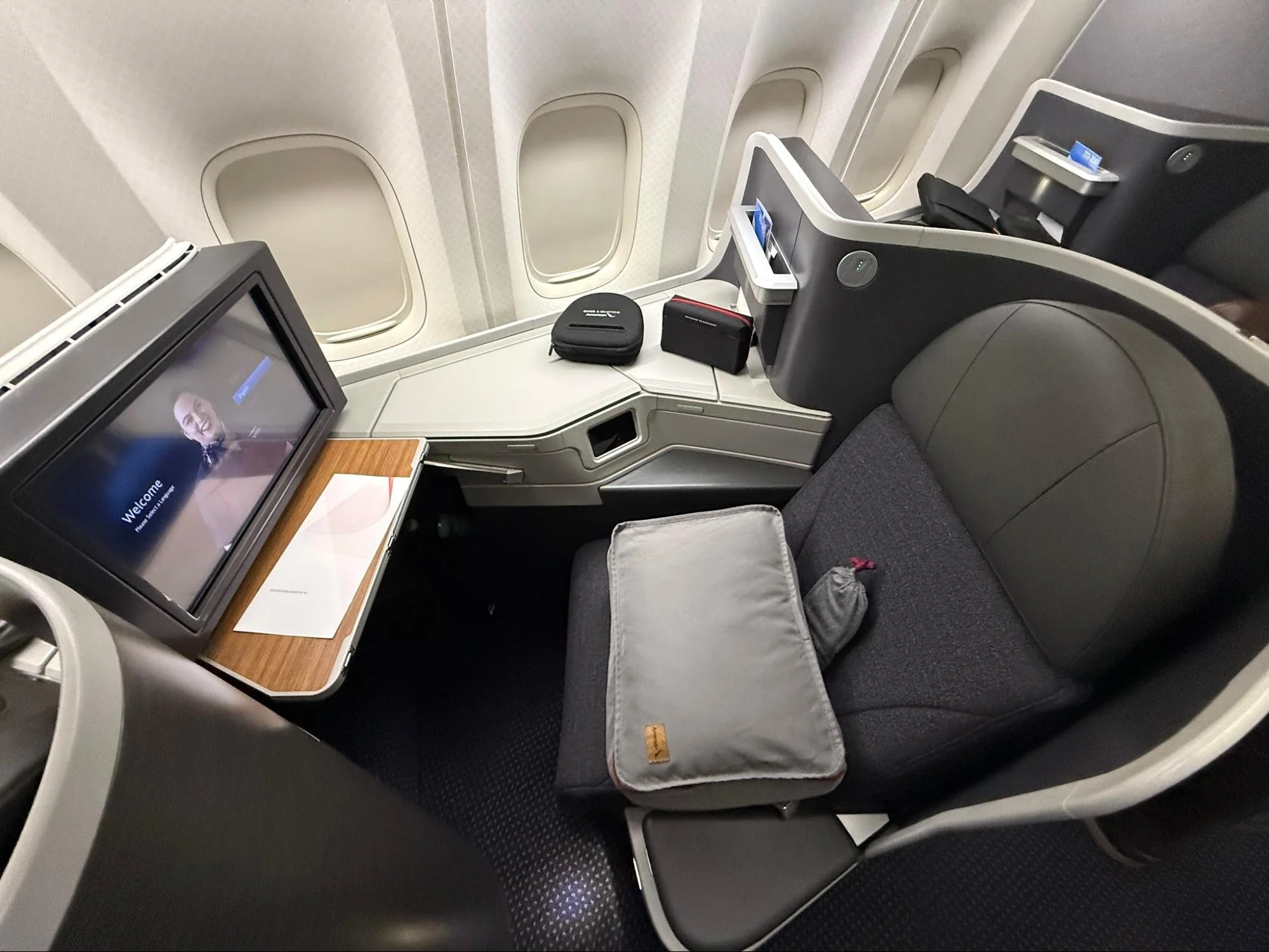 A Review of American Airlines Flagship Business Class on the Boeing 777-200ER from Santiago to Miami