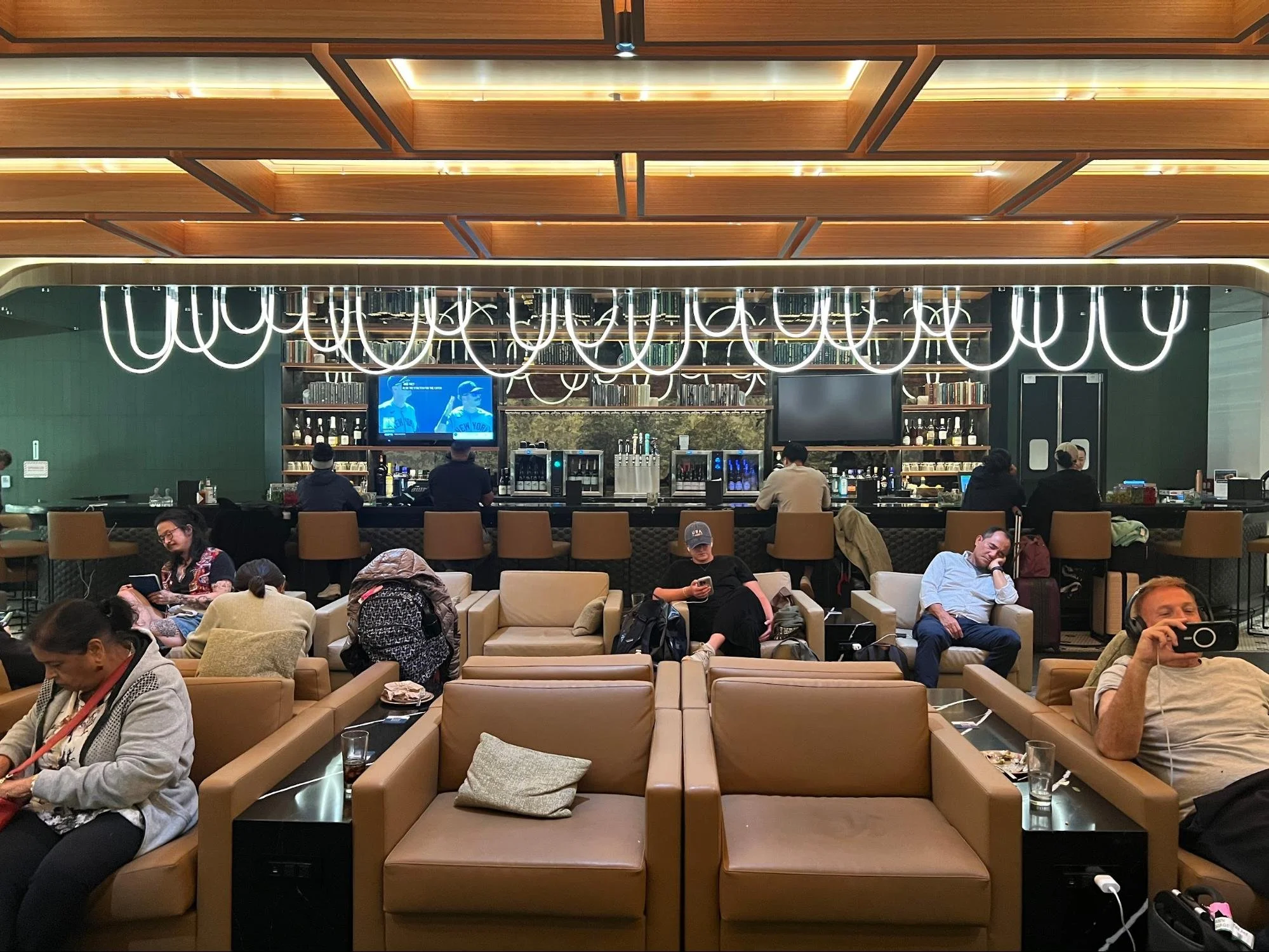 The Club SFO: Is this the Best Priority Pass Lounge in the Airport ...