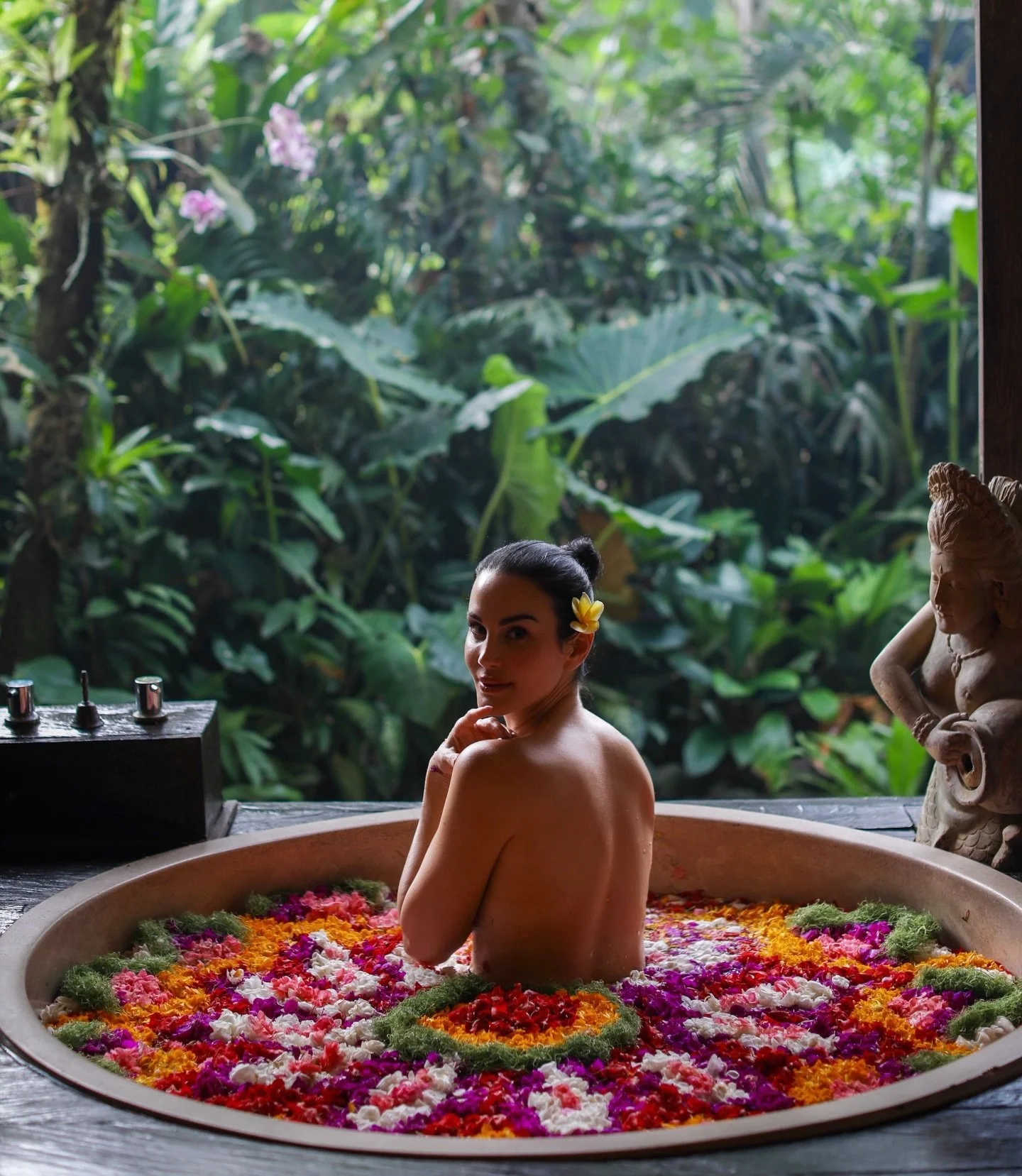 POV: You chose yourself.

Thank you to @kaverispa for creating such a beautiful self-care ritual in Bali. 🌺
