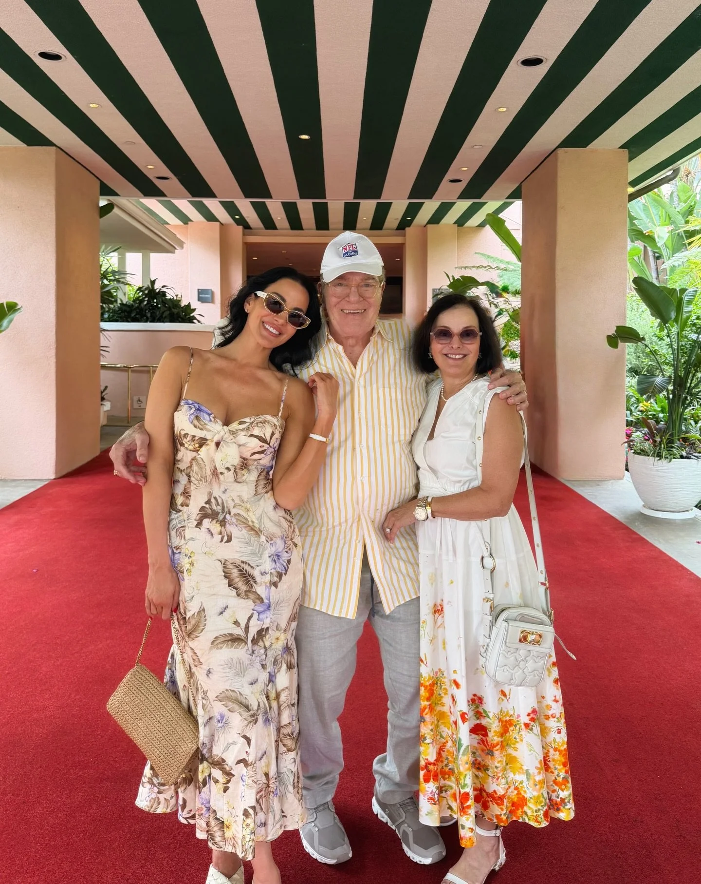 April, across cities and time zones&mdash;
Los Angeles &rarr; Napoli &rarr; Capri &rarr; Paris
with the people I love most.
One for the books. ❤️