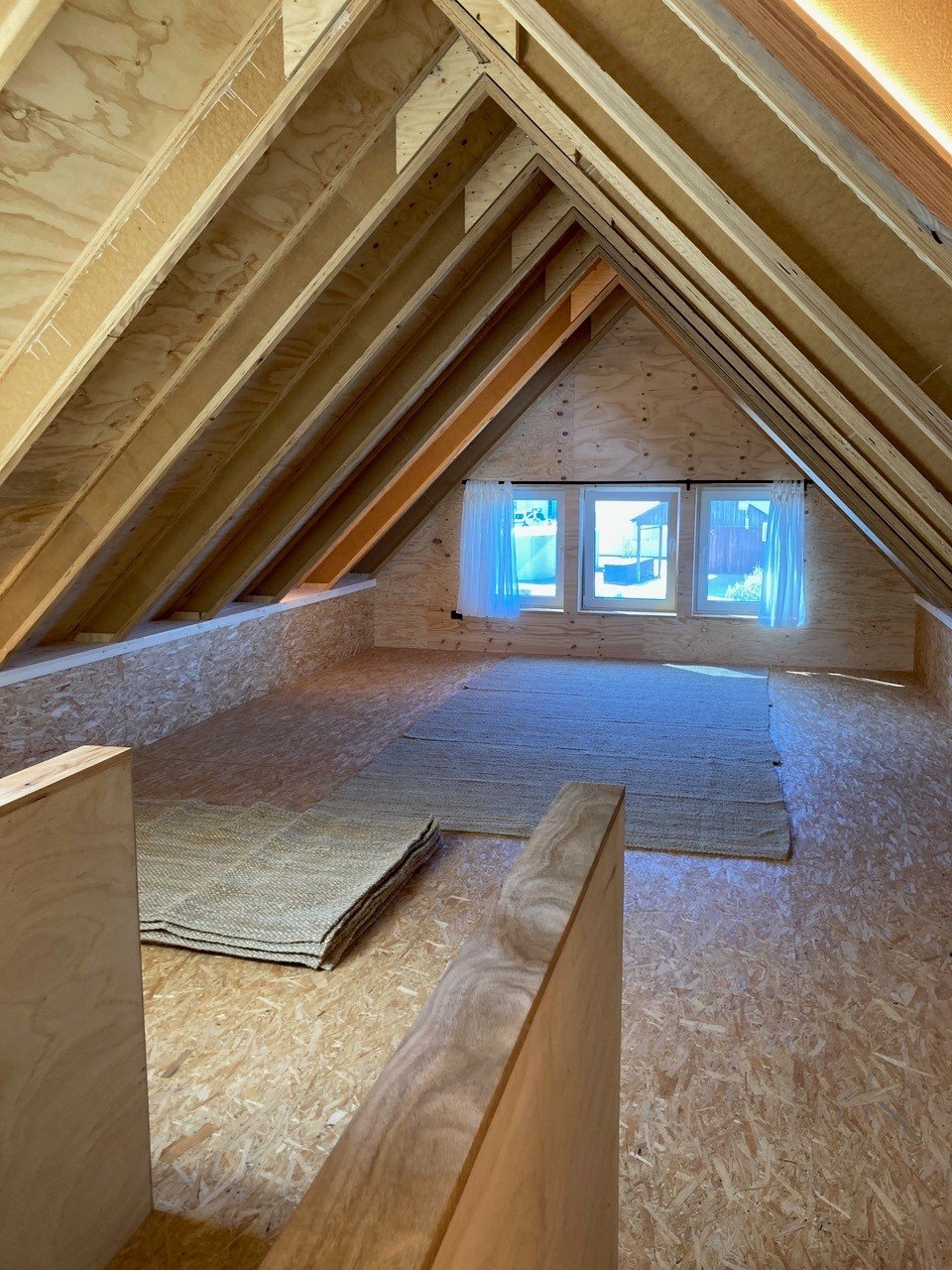 Interior3.jpg