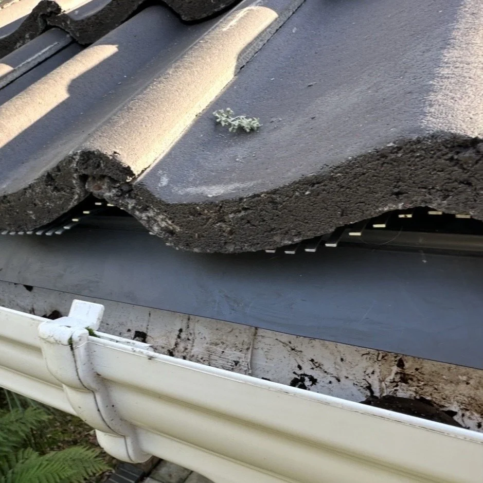 image shows metal birdcomb fitted under tiles