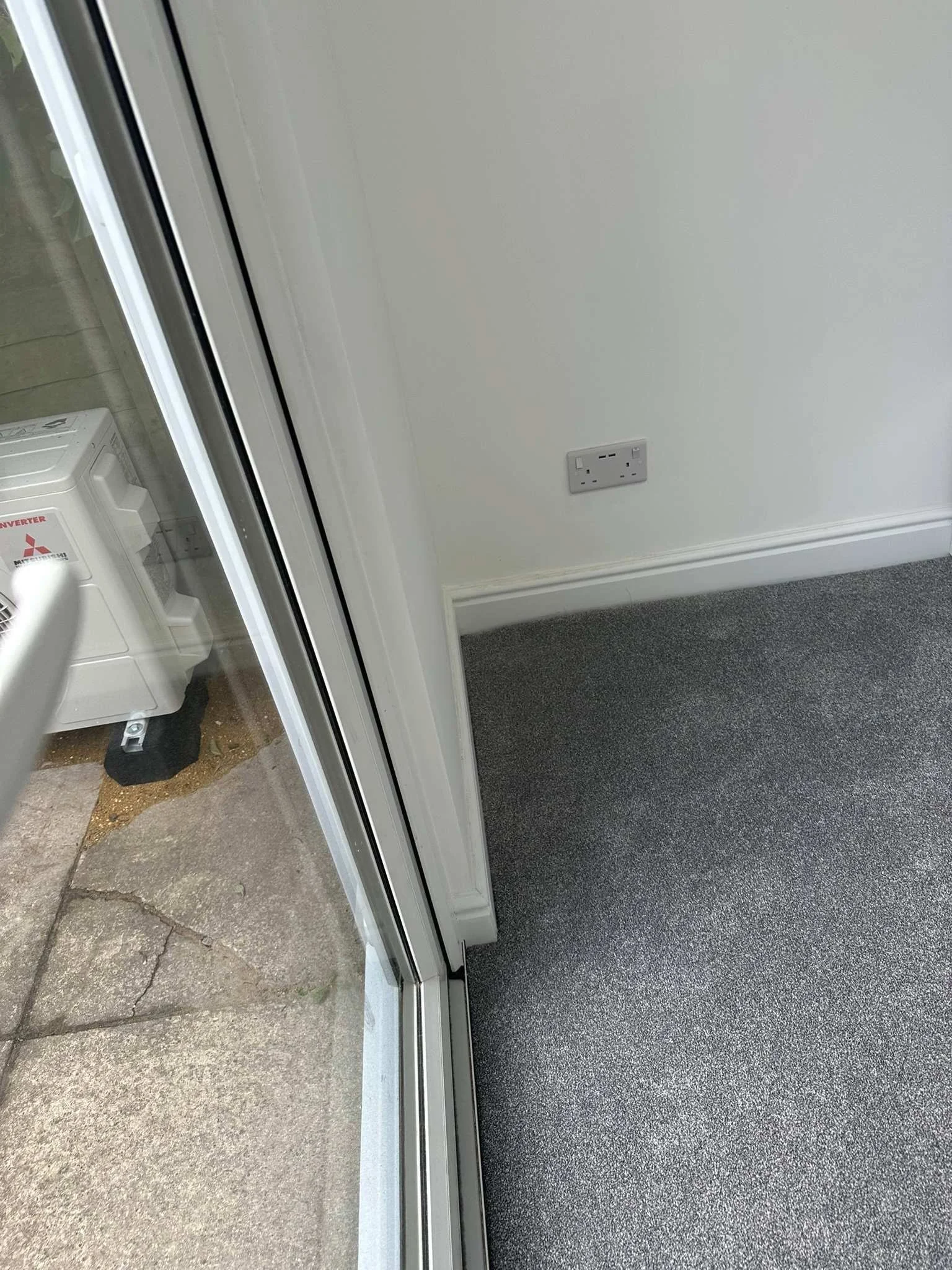 finished with ogee laminate skirting(1).jpg