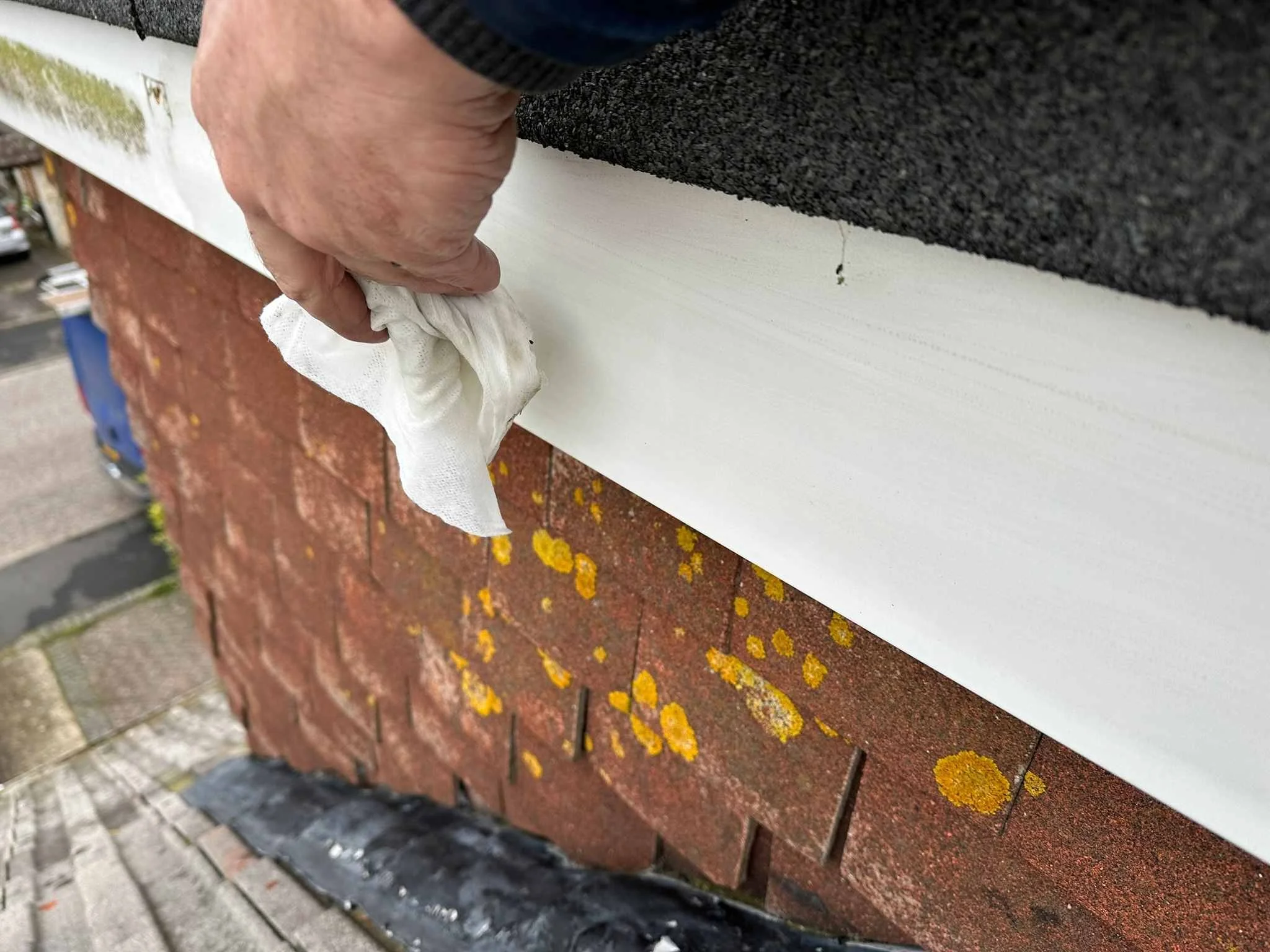 fascia cleaned before installing new guttering.jpg