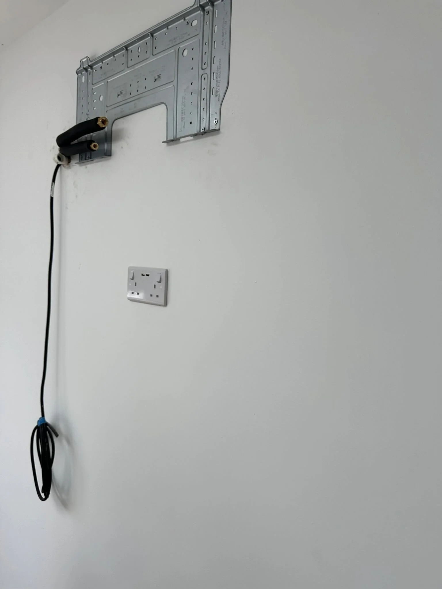 air conditioning second fix.jpg