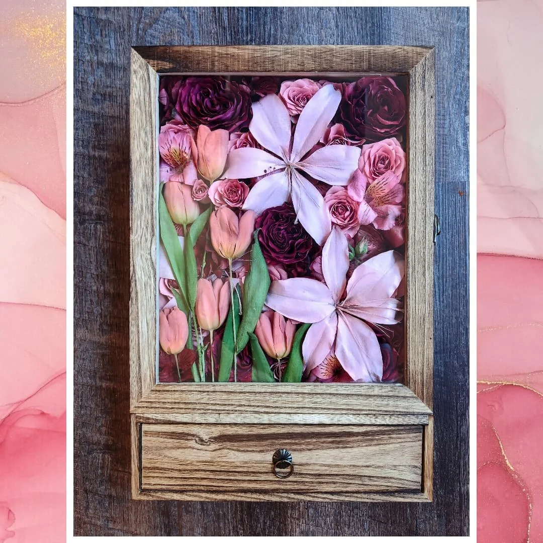 This one was really special to me 🌹

A young girl (&amp; the rest of the family) just lost her Mom, suddenly. I received a call from Julia, a member of their church, &amp; heard out her ideas. My shadowbox vendor had just closed at the time, so we w