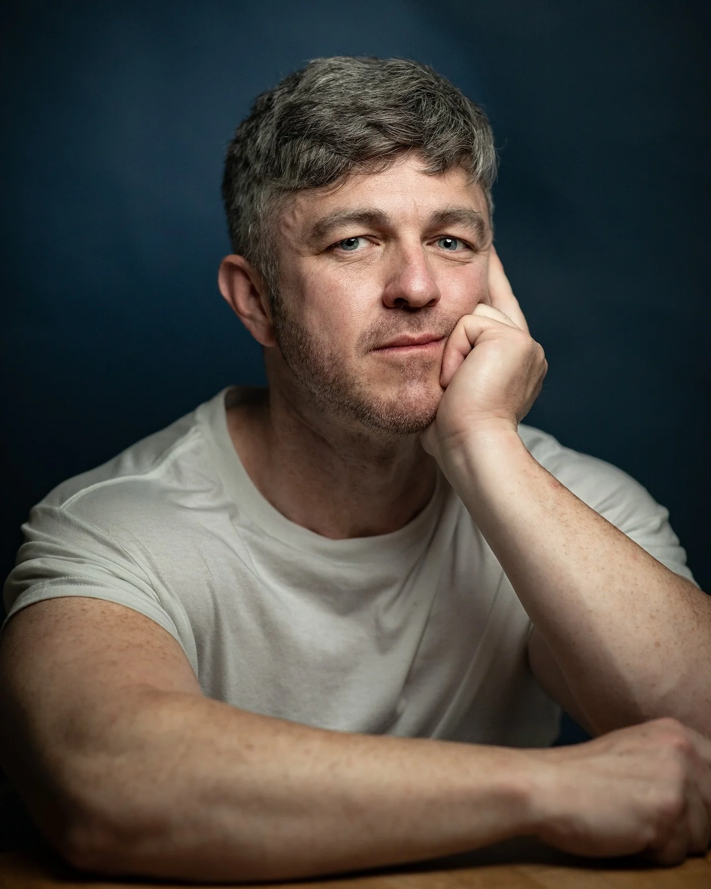 A few of my favorites from my Headshot Overhaul Session with @chris.weakley1 🏆

We had two hours to get in as many looks as possible, and let me tell you: we maximized. Check out the blog post for the full gallery and for tips on nailing your castin