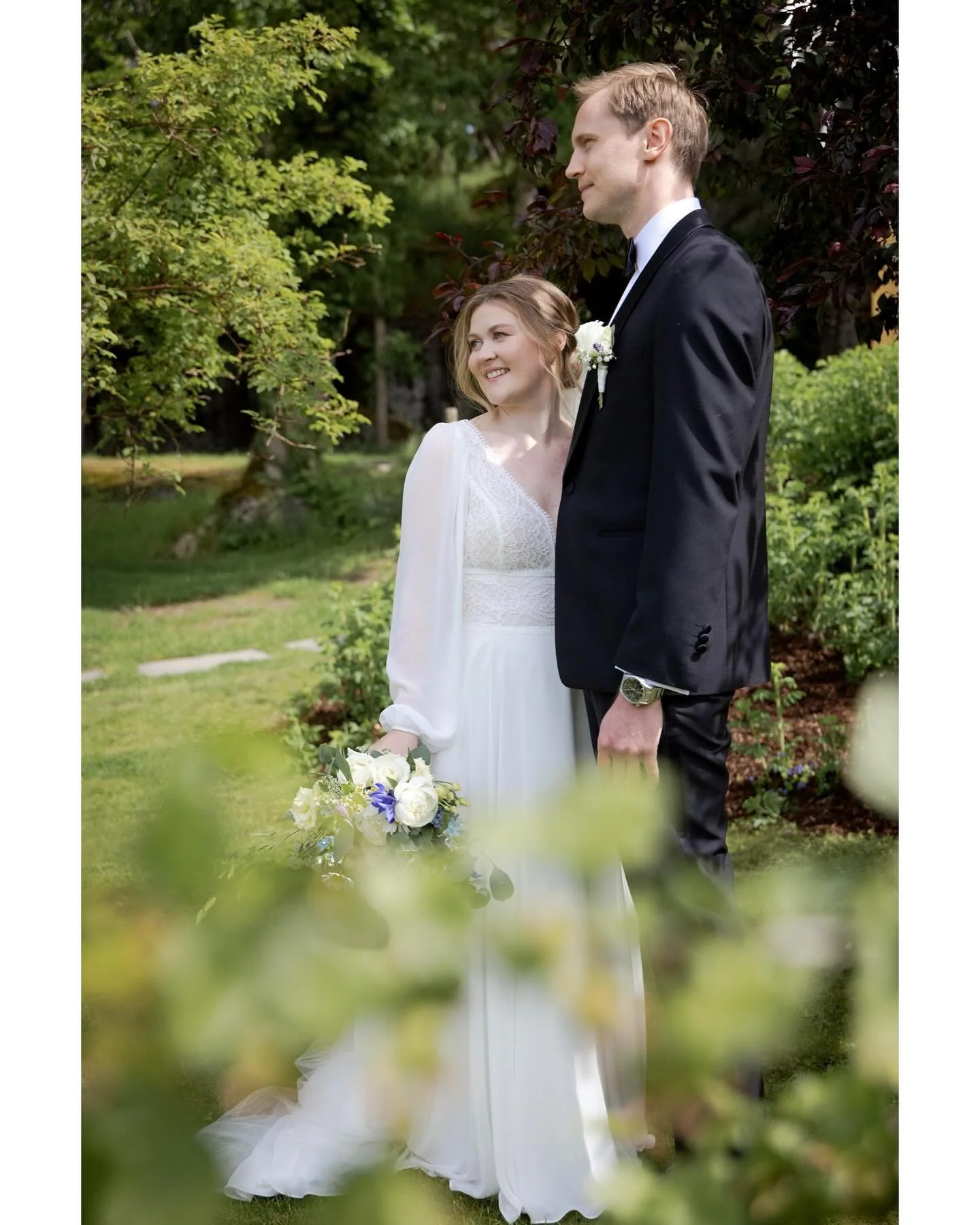 Fra Amanda og Andreas&rsquo; bryllup tidligere i &aring;r, som fant sted p&aring; nydelige Eng&oslash; g&aring;rd🌸 Fantastisk dag, b&aring;de med stemning og v&aelig;r!

Skal du, eller kjenner du noen som skal gifte seg i 2026? Jeg er &aring;pen for