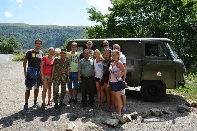 Kreativite sa medze nekladú, tu sme stopli vojenskú sanitku.