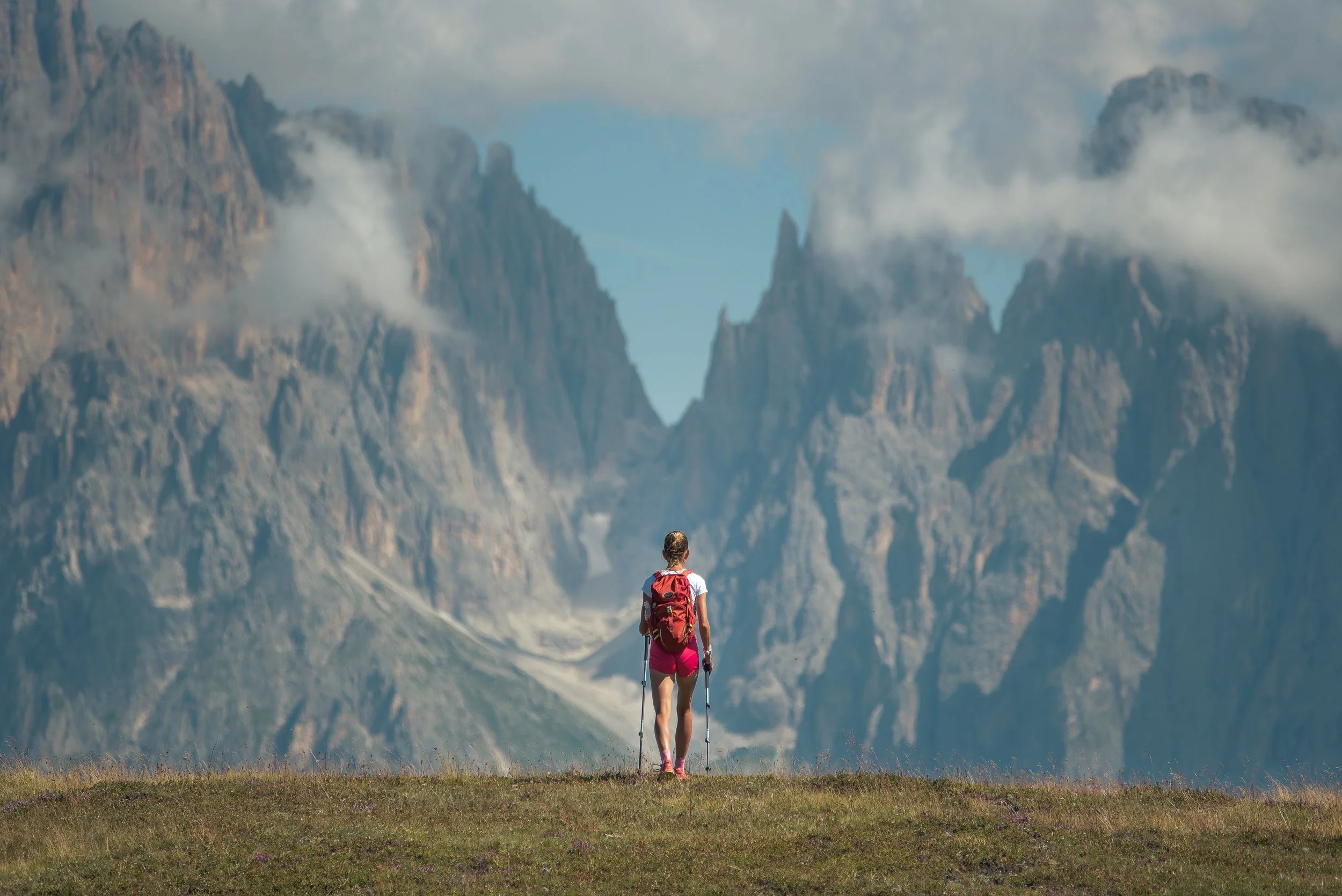 young-traveler-goes-in-the-italian-dolomites-in-th-2026-03-13-04-23-24-utc.jpg