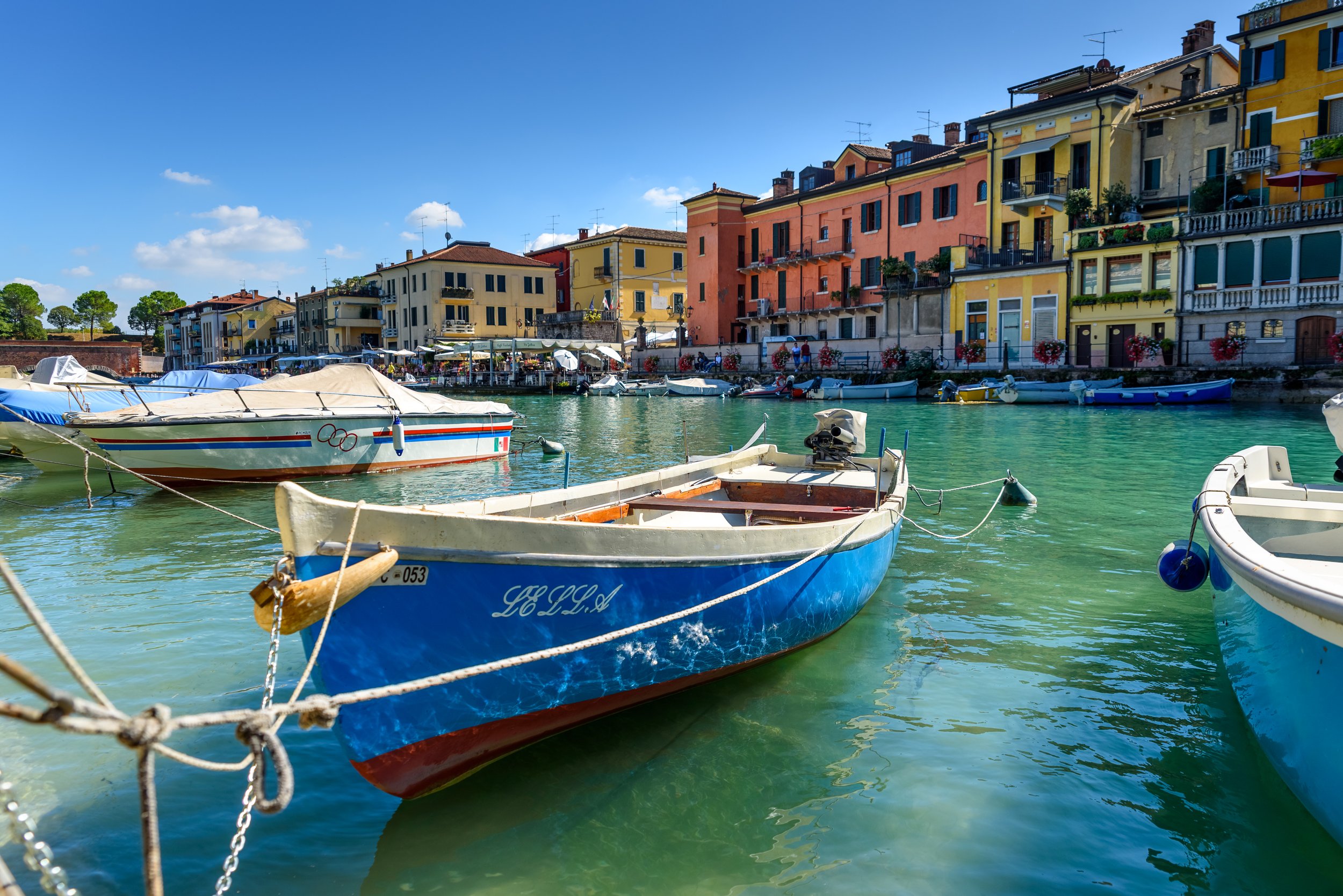 boats-moored-along-lago-di-garda-for-vacationers-s-2026-03-10-03-11-50-utc.jpg