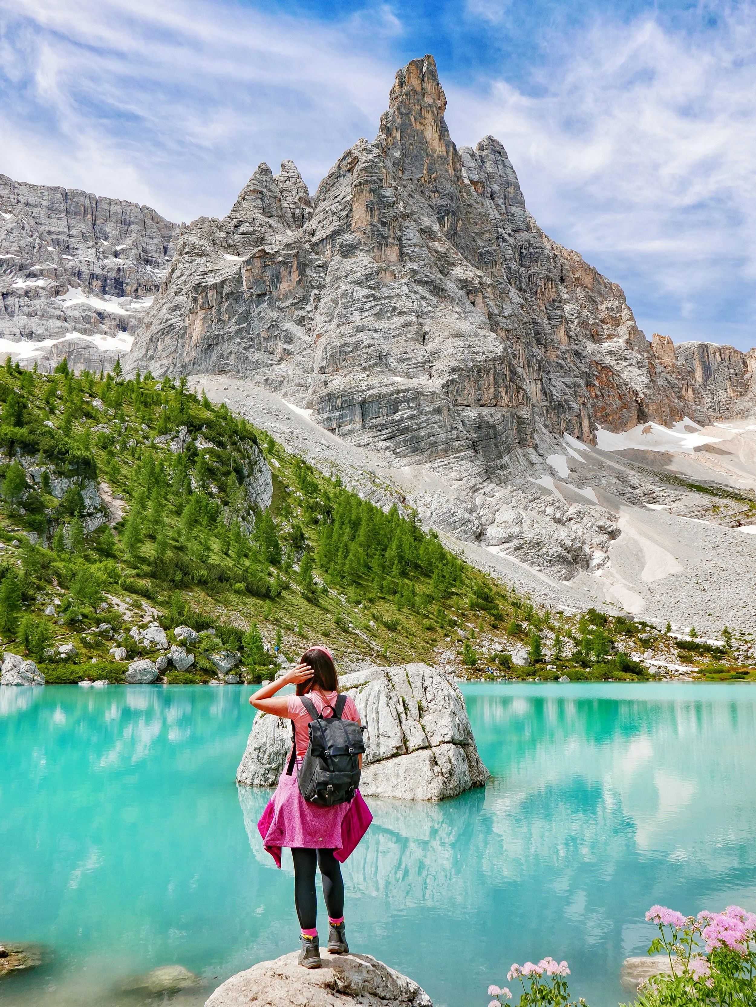 a-young-millennial-woman-in-hiking-clothes-standin-2026-03-19-04-18-56-utc.jpg
