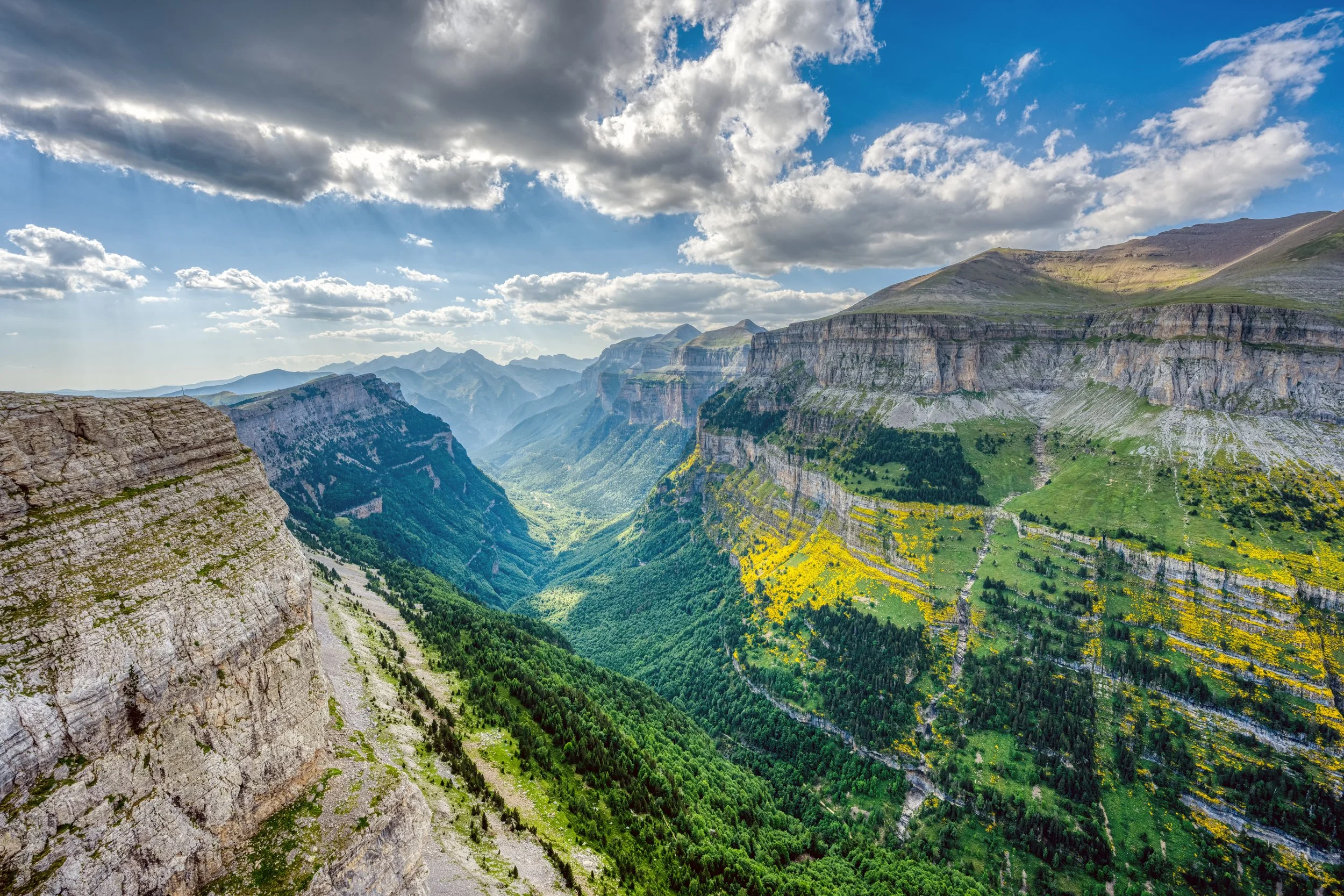 the-beautiful-ordesa-valley-2026-03-20-06-12-34-utc.jpg