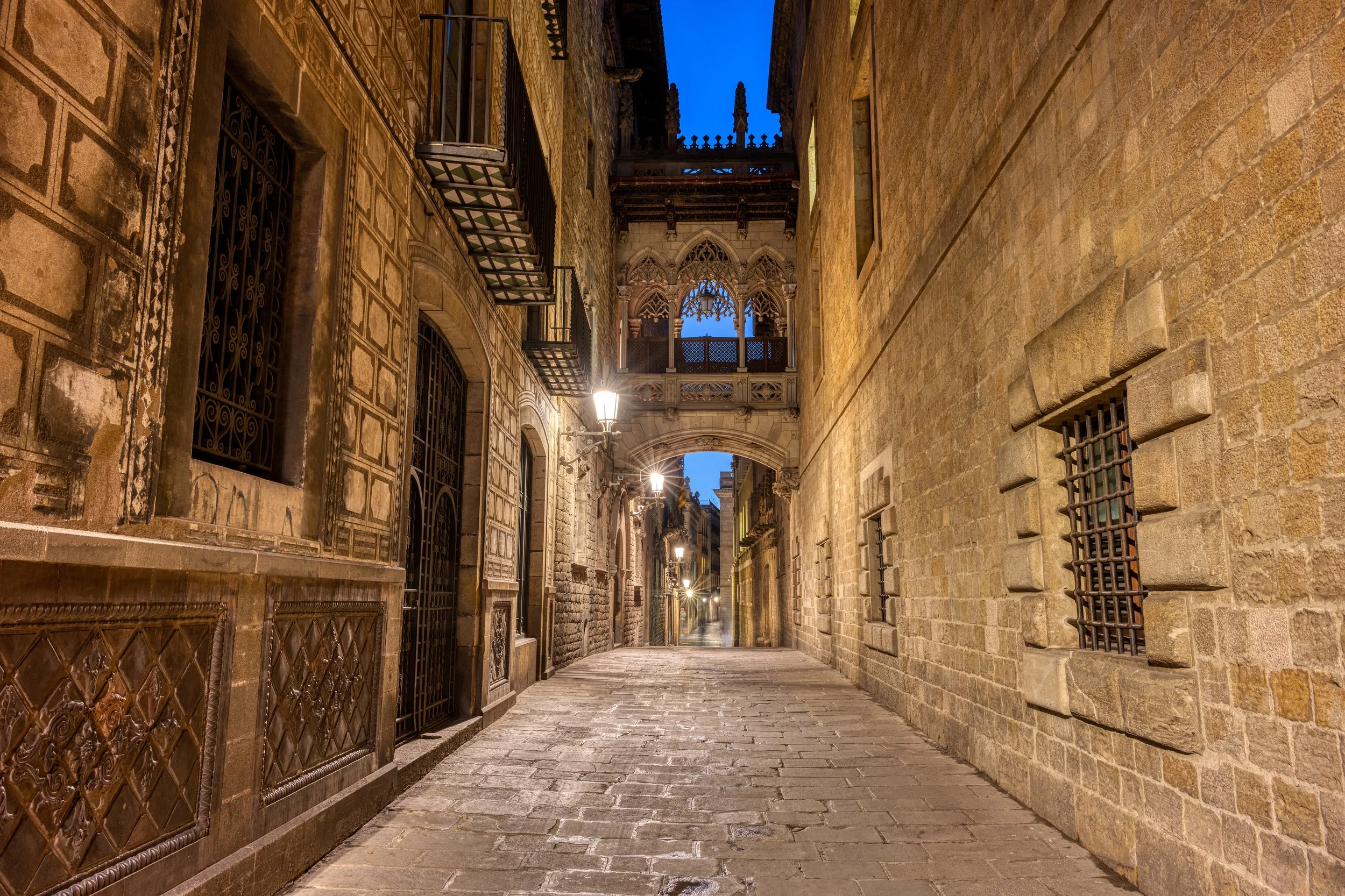 small-alley-in-the-gothic-quarter-in-barcelona-at-2026-03-20-00-57-07-utc.jpg