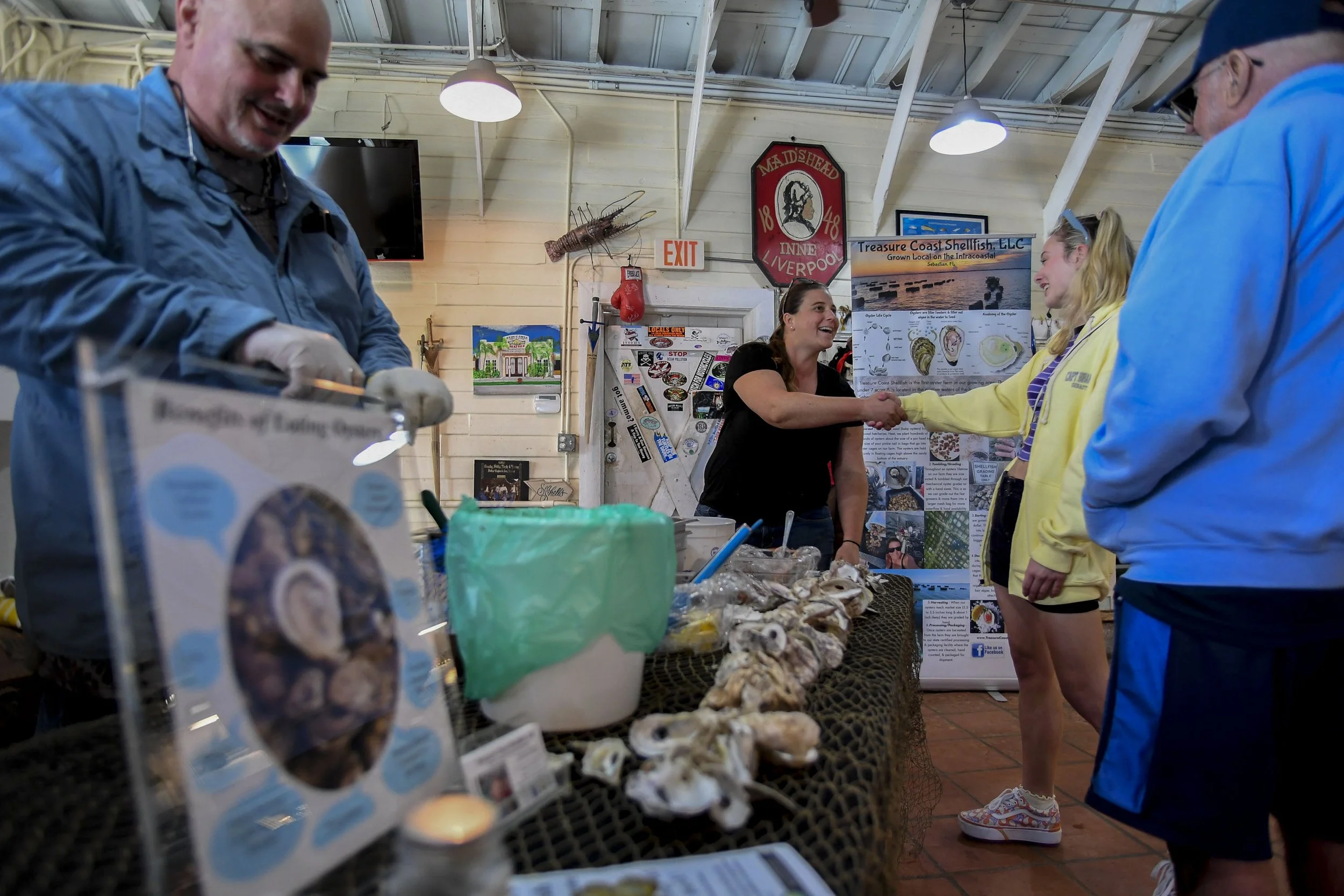 TCN OYSTER FARMER 005.JPG