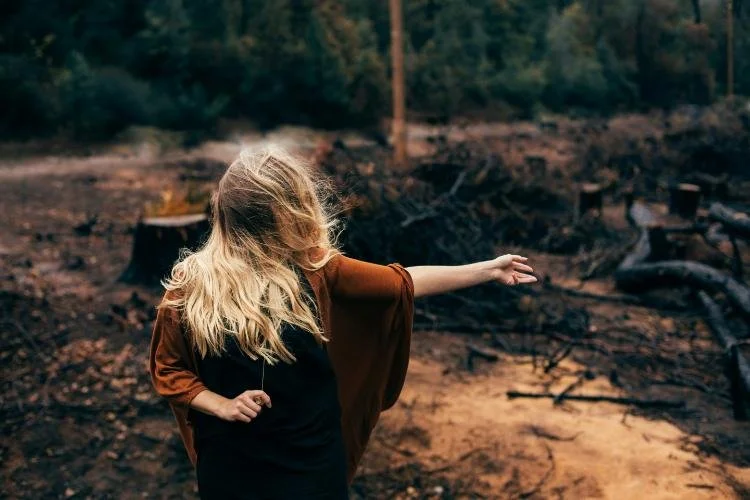 Voir une personne décédée en vrai : est-ce vraiment possible ?
