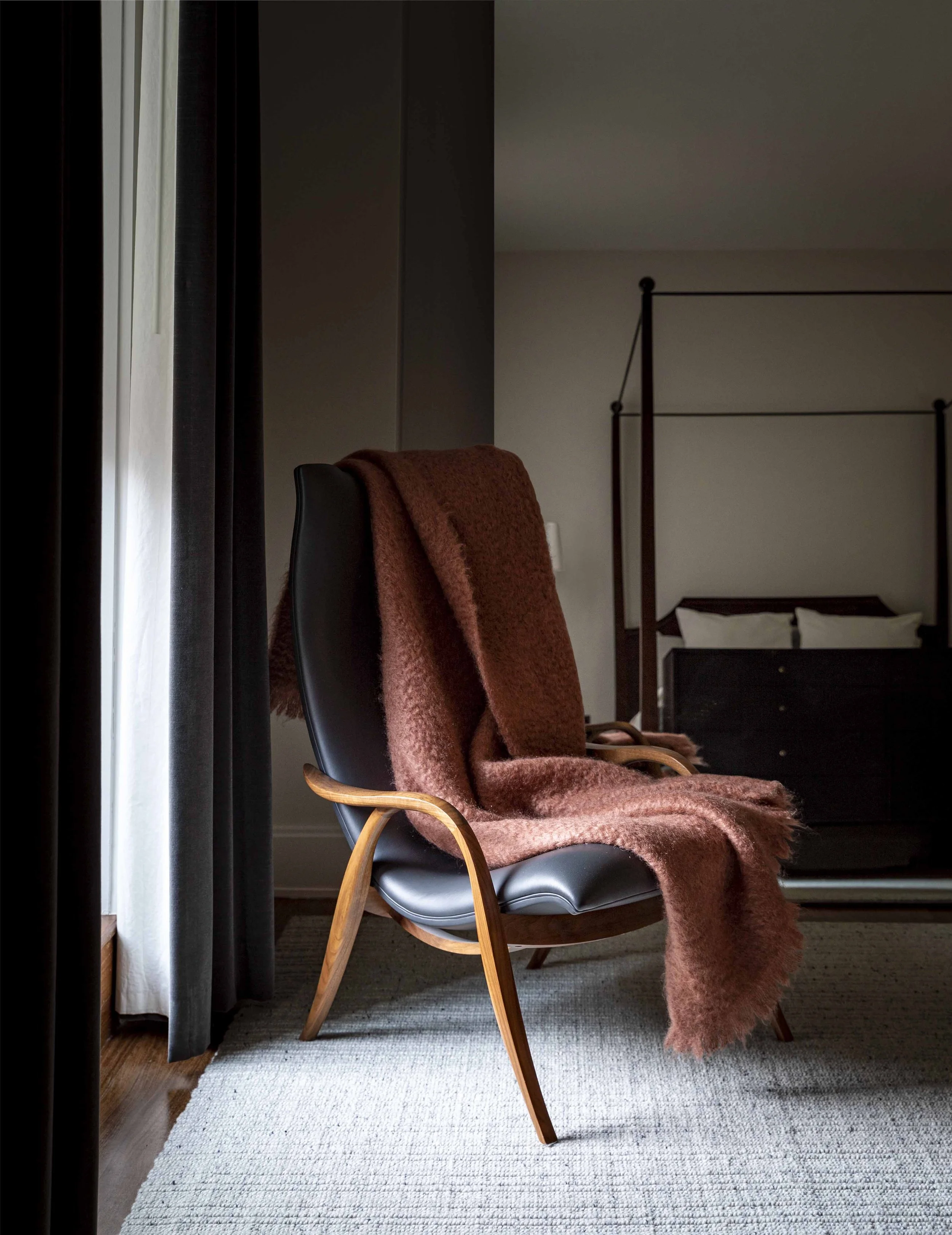 20230620_Ortega_Nicholas-Venezia_13-CHAIR SMALL copy.jpg