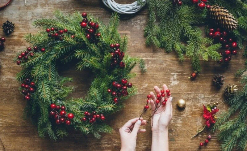 Holiday Wreath Making - Fresh Evergreen 