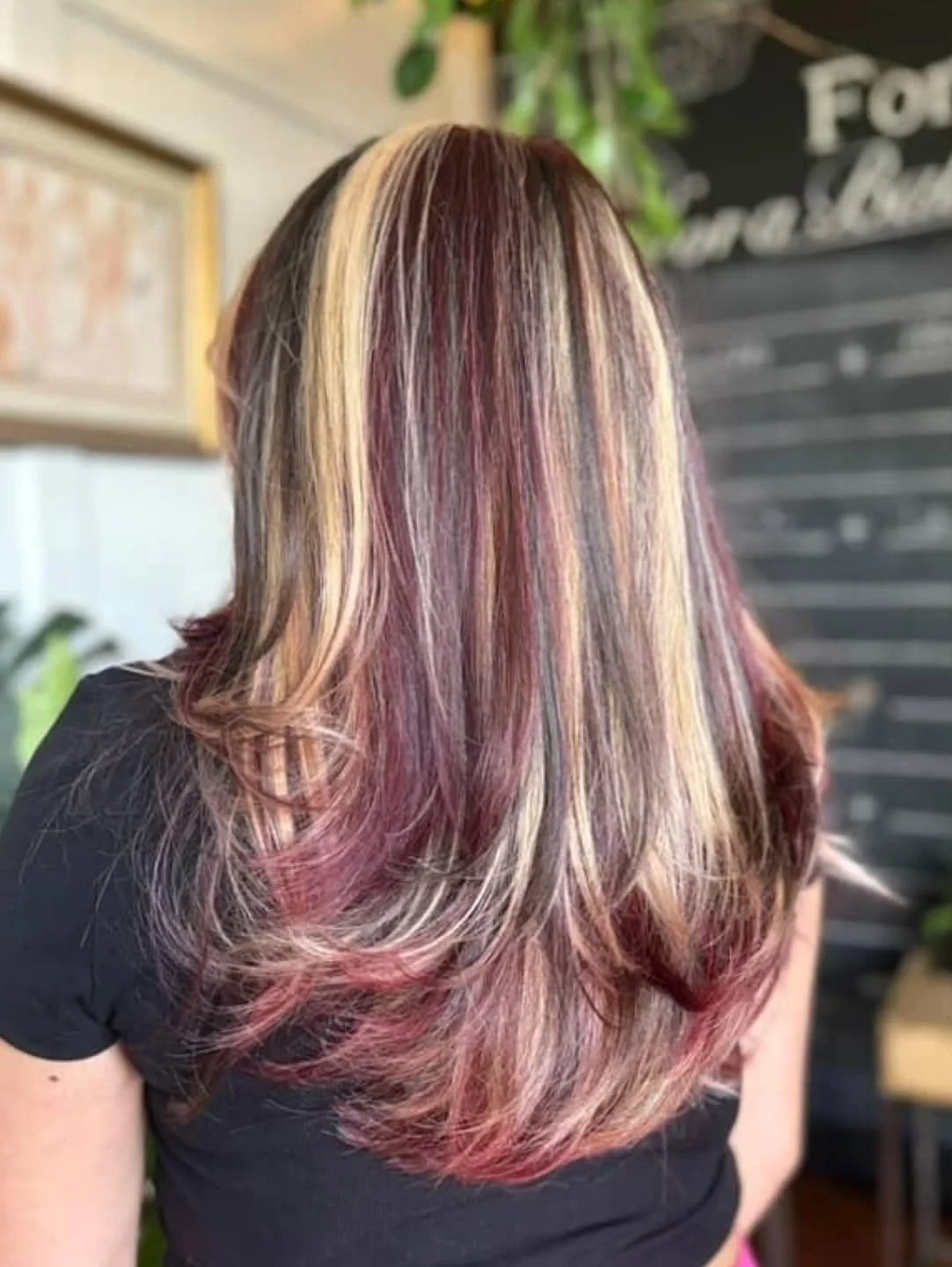 School is back and calico hair is IT for the season!

Cut and color by @hairby.cinn 

Colored with @aretepro 
Styled with @owayusaofficial