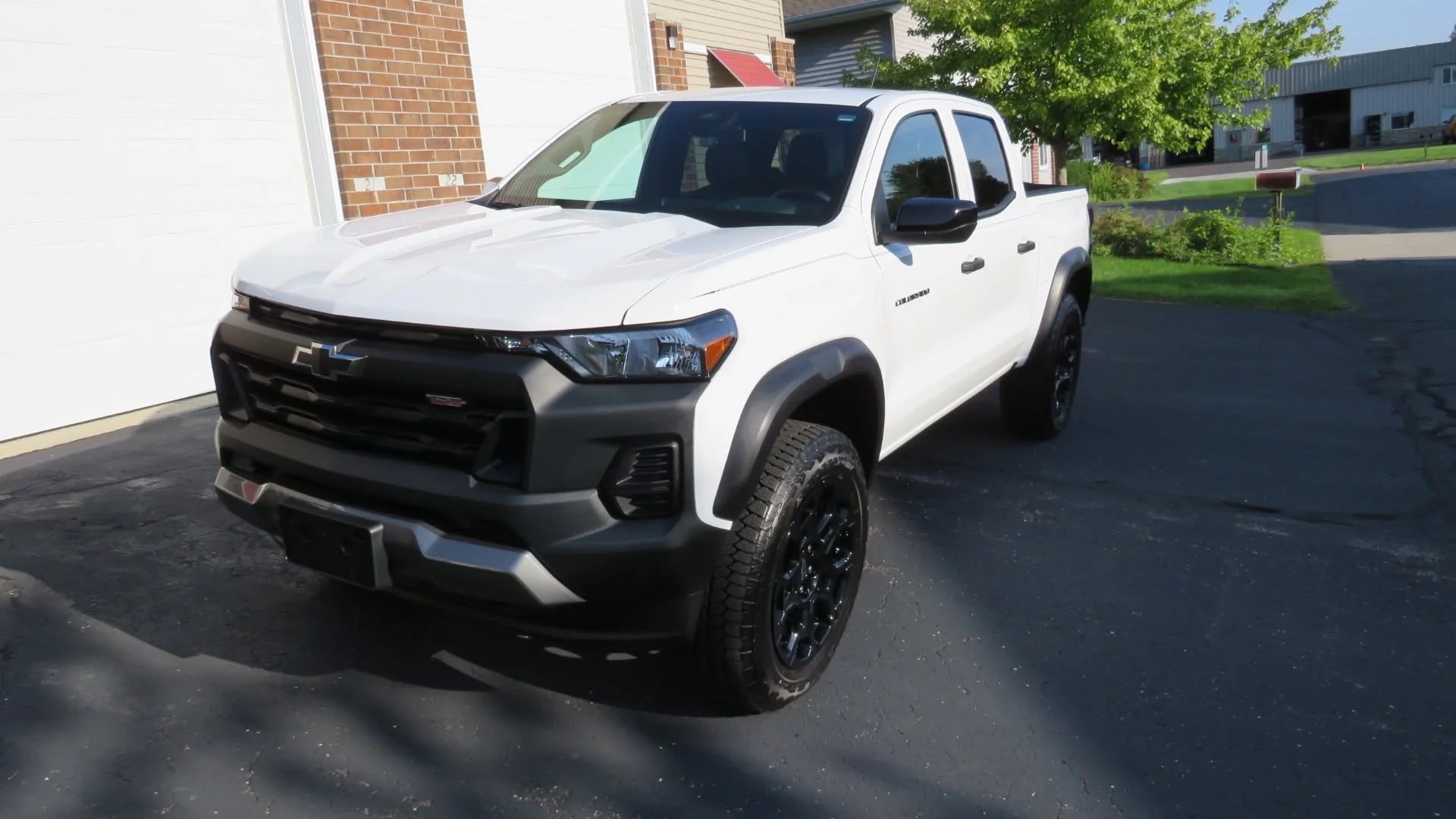2026 Chevrolet Colorado Trail Boss received the normal decontamination wash, polish and C6 Hydro ceramic coating.