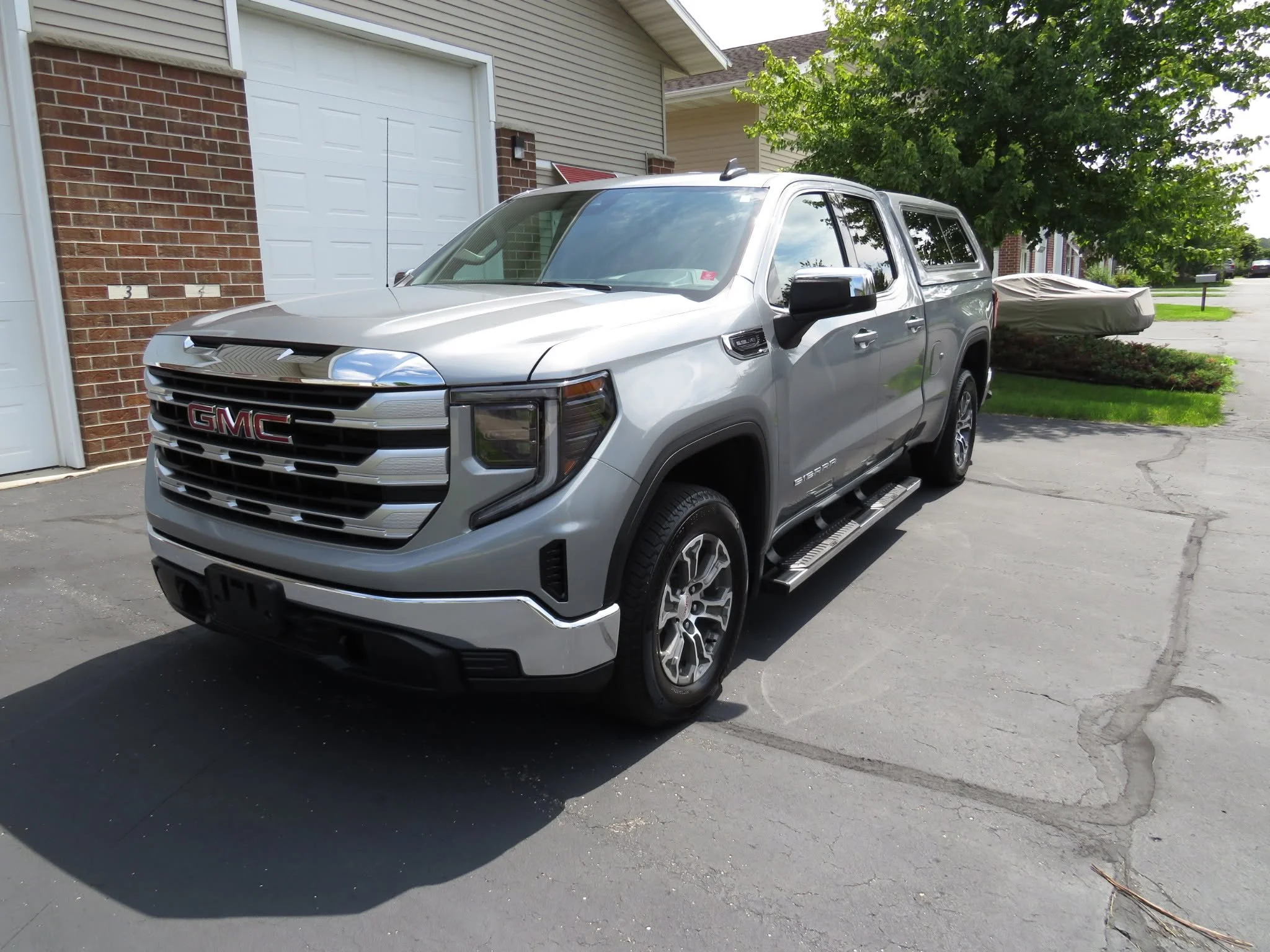 9000 Mile 2026 GMC Sierra received a C6 Hydro ceramic coating from Dovetail Detailing. 