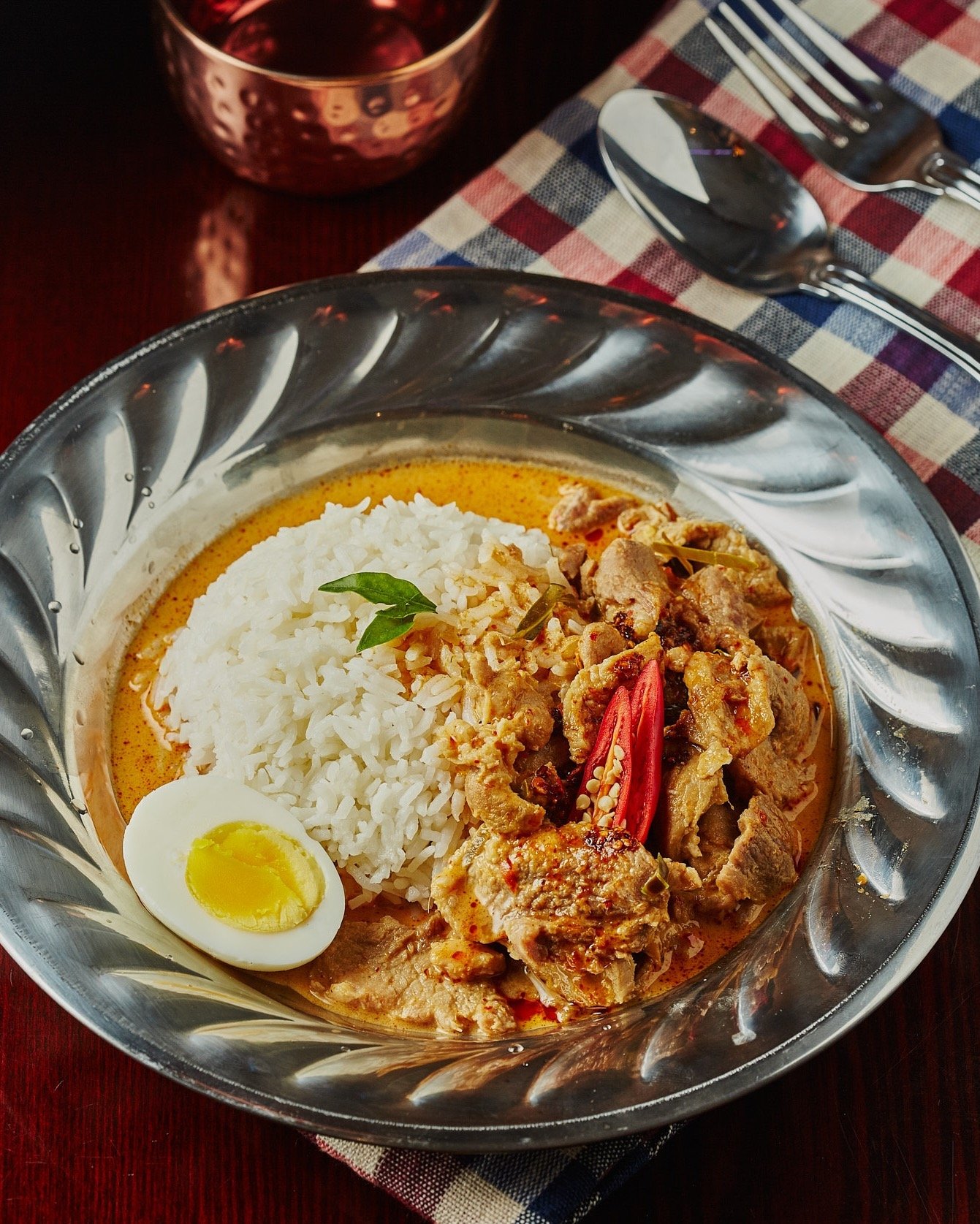 A classic dish of Panang curry combines tender protein and vegetables in a fragrant coconut curry sauce. Enjoy with Thai Hom Mal Mali Rice, a long-grained rice that has floral notes and is often served with seafood and curry. #LoveThaiFoodEatThaiRice