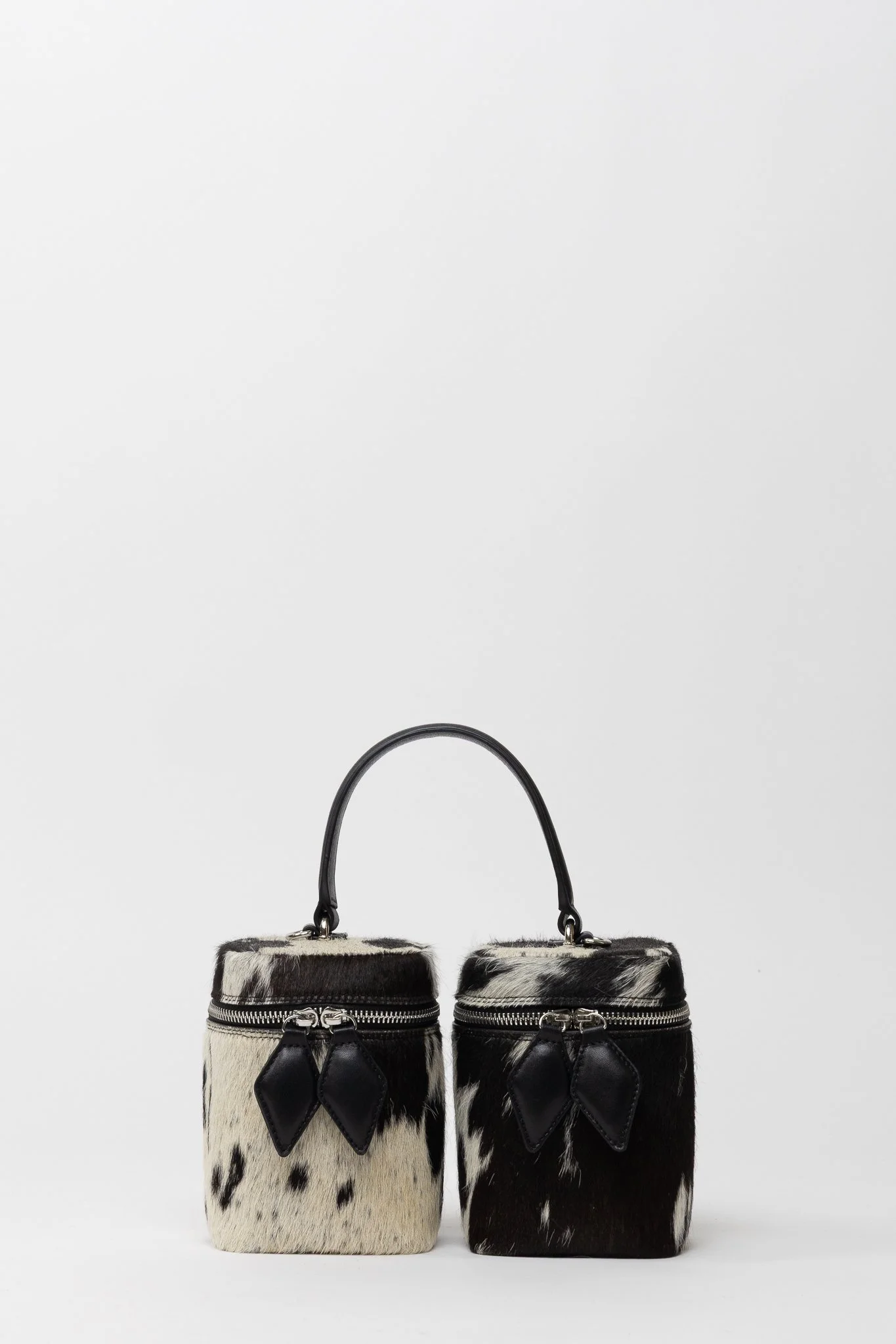 AKNVAS-HANDBAGS-SELECTS-01.jpg