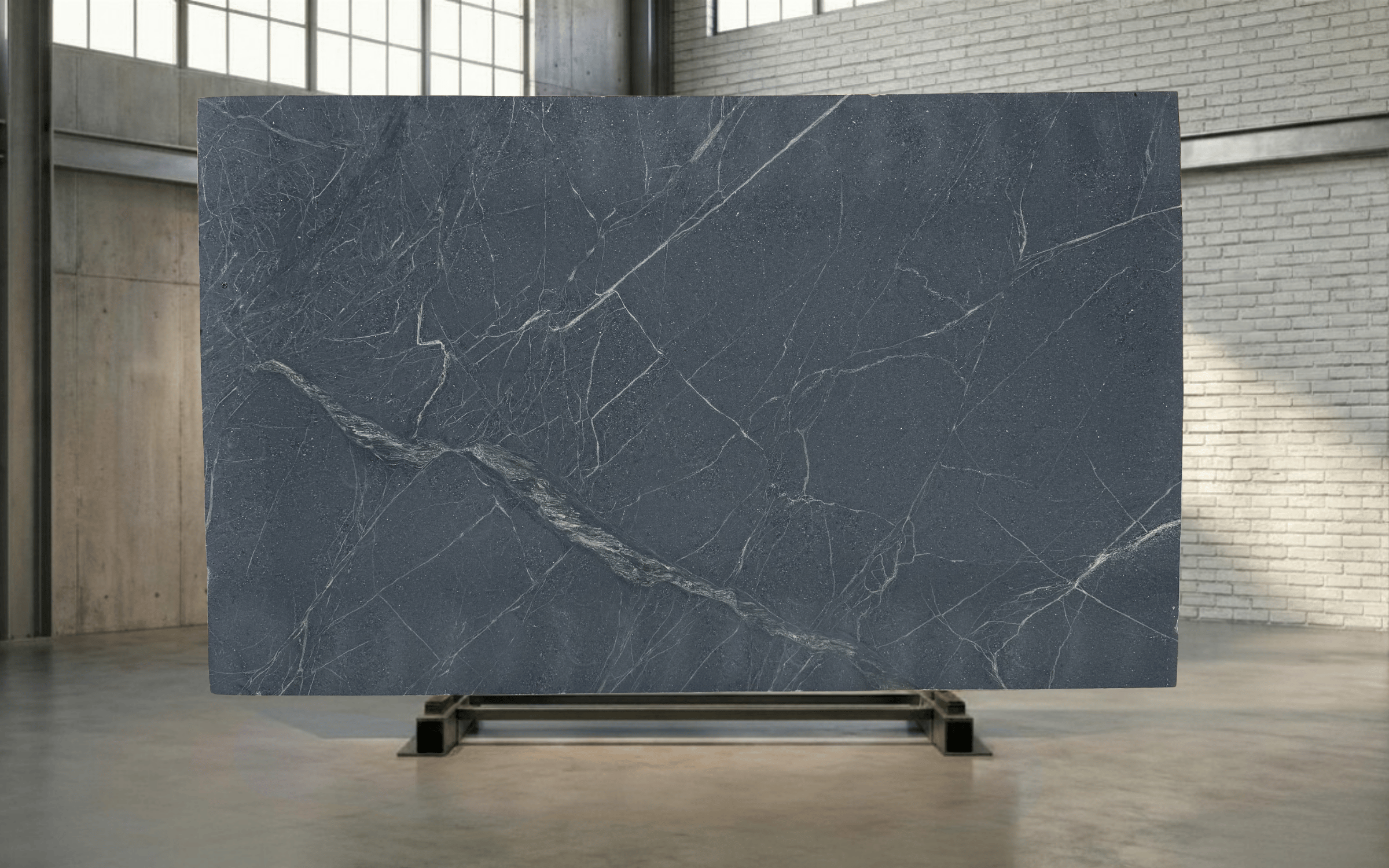 Soapstone Black 3cm Honed 260504-15..png