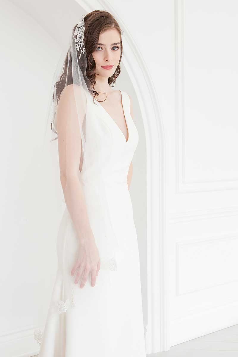 Laura-Jayne-Mantilla-Veil-Rosalie-VE0067-Portrait_800x.jpeg