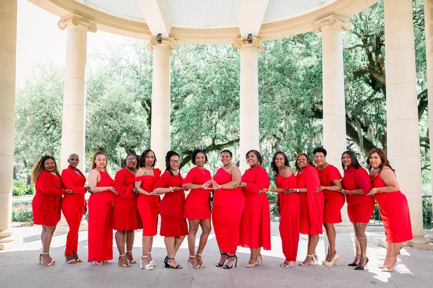 I had the most amazing opportunity to photograph the lovely ladies of #deltasigmatheta this week! 🐘 
It&rsquo;s their DeltaVersary! 
.
.
.
.
.
.
.
.
.
#neworleansphotographer #louisianaphotographer #visitneworleans #onetimeinneworleans #deltasigmath