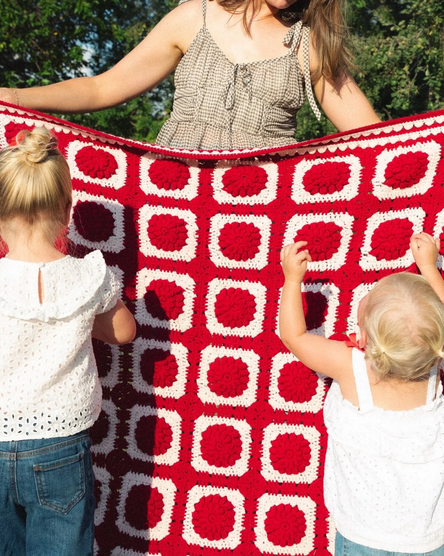 Back when it was strawberry season, and I tallied a third time in the Slough&rsquo;s backyard. Always a joy to see these four!

#kcphotographer #kansascityphotographer #familyphotoshoot #kansasphotographer