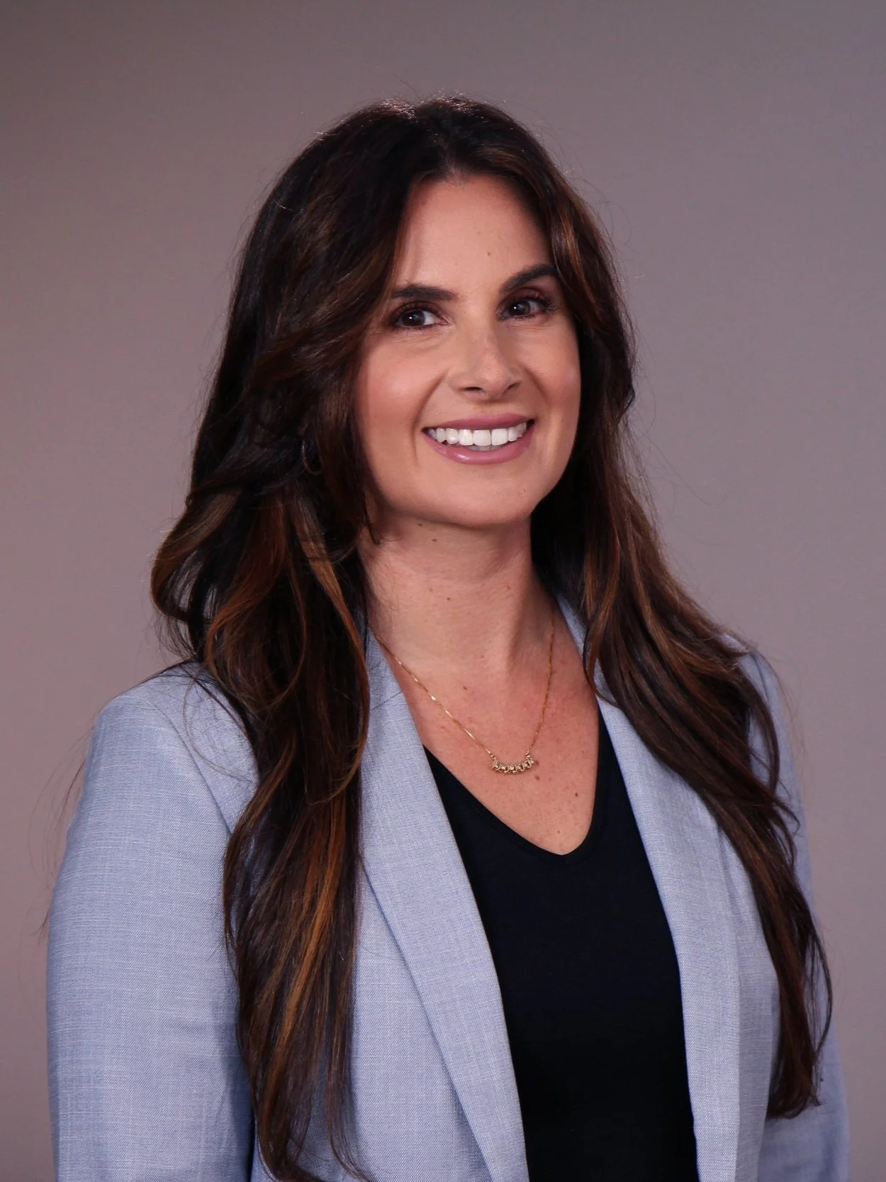 Alyssa Fabulous: A Visionary Leader - sq9x42g