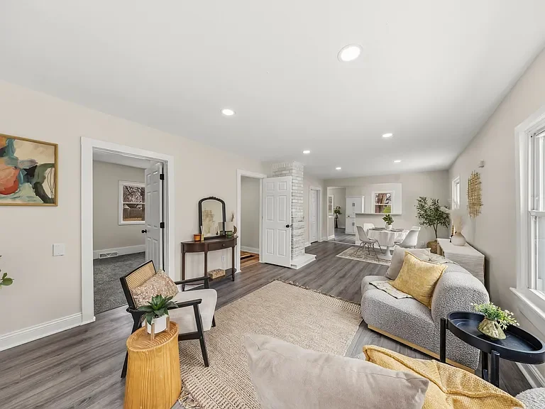East Glenwood Home Staging