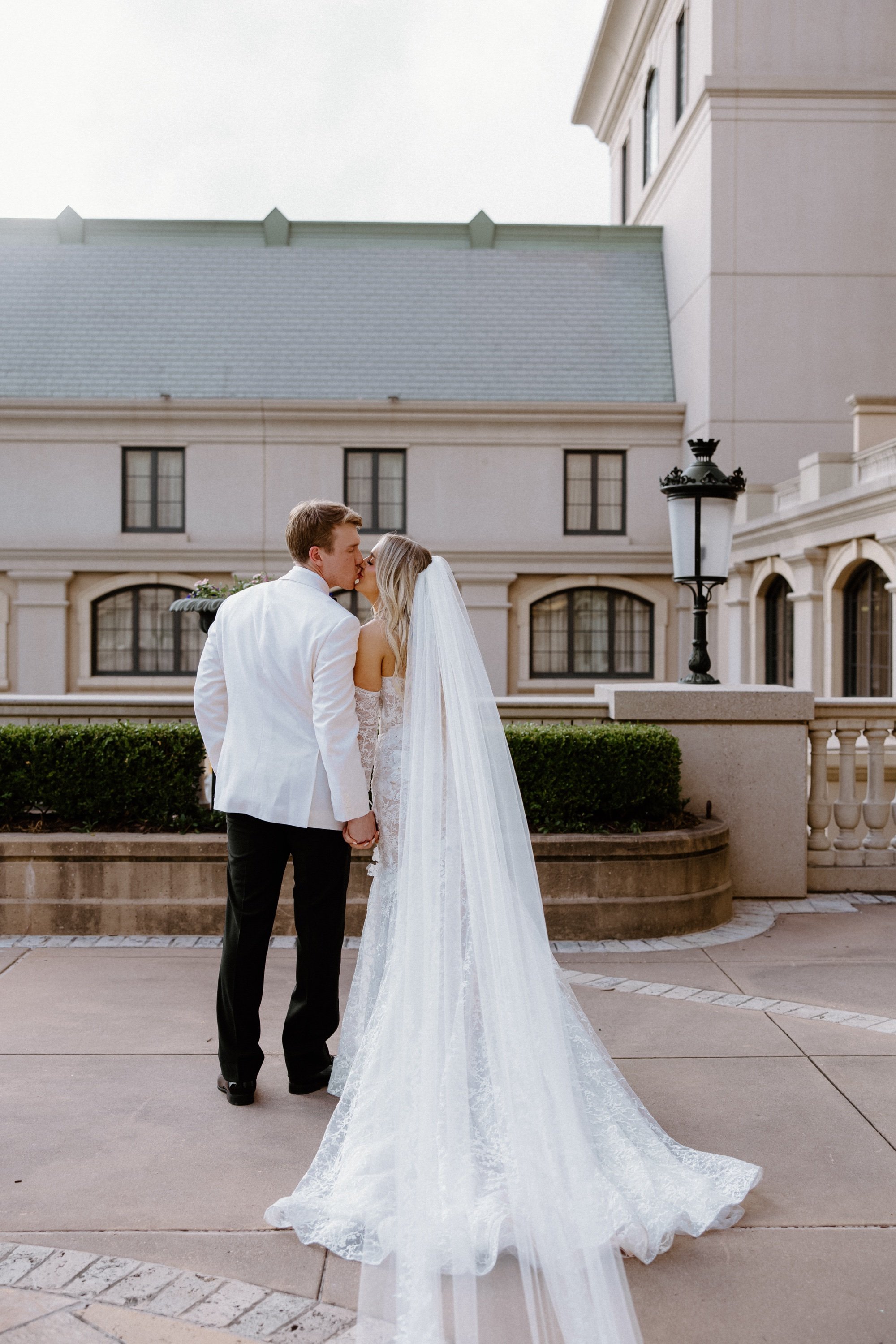 066luxury-wedding-at-st-regis-hotel-atlanta.jpg