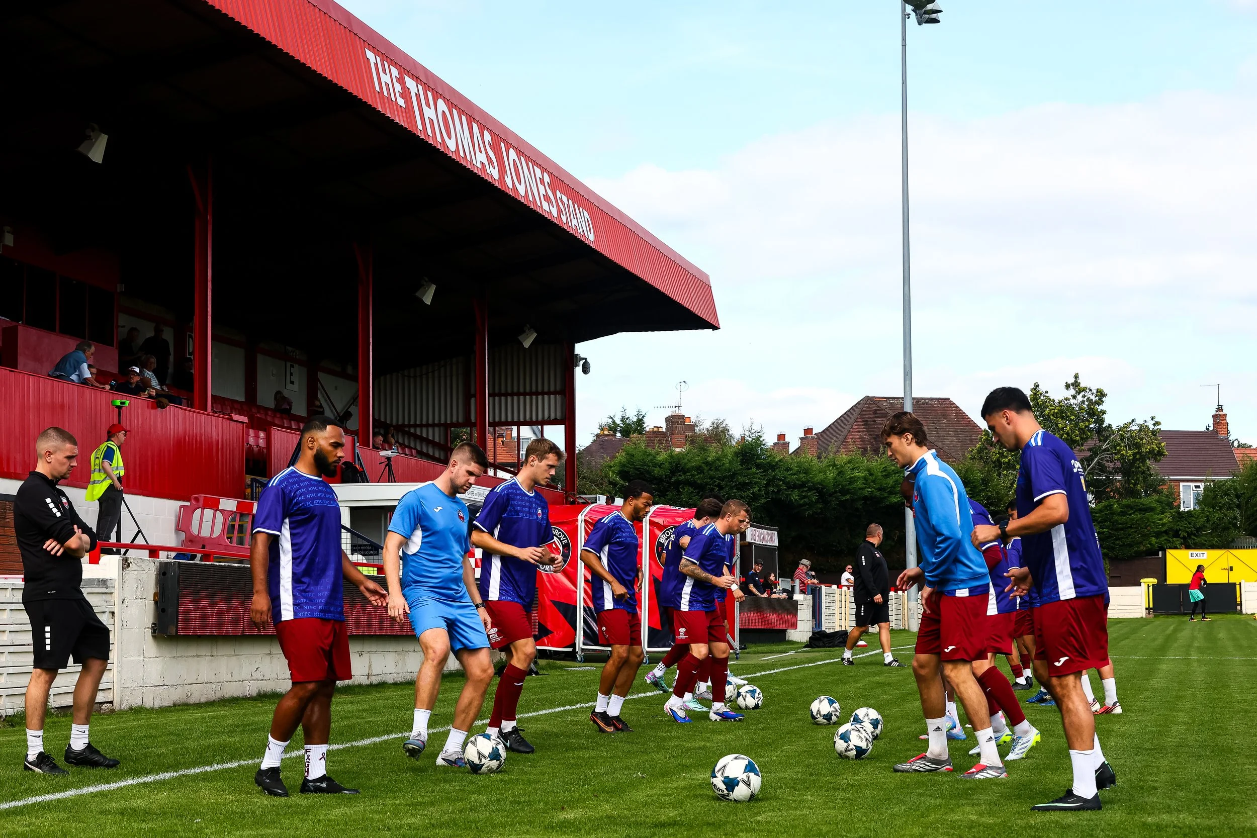 260905 Bromsgrove 2-0 NTFC MD-37.jpg