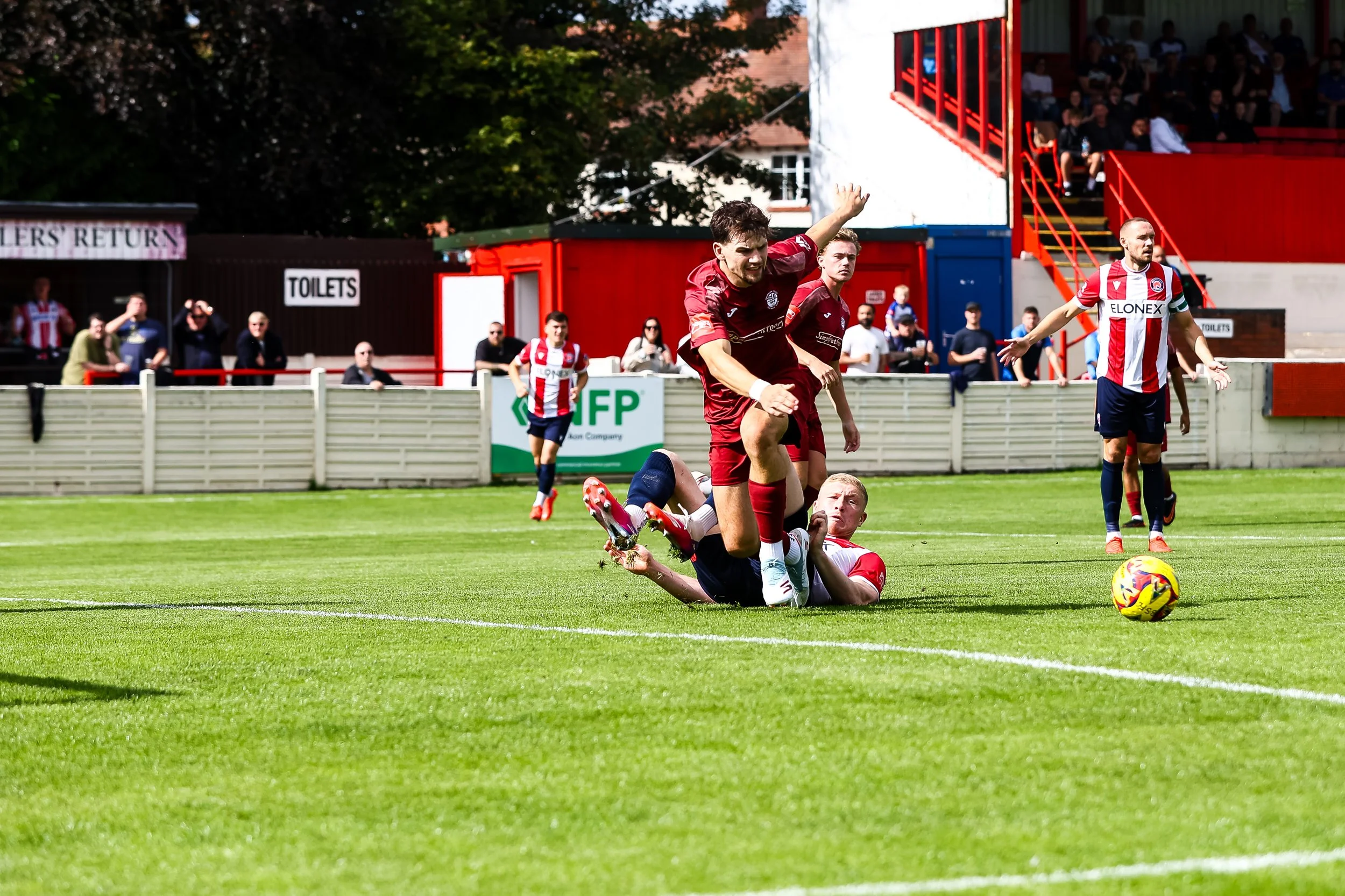 260905 Bromsgrove 2-0 NTFC MD-50.jpg