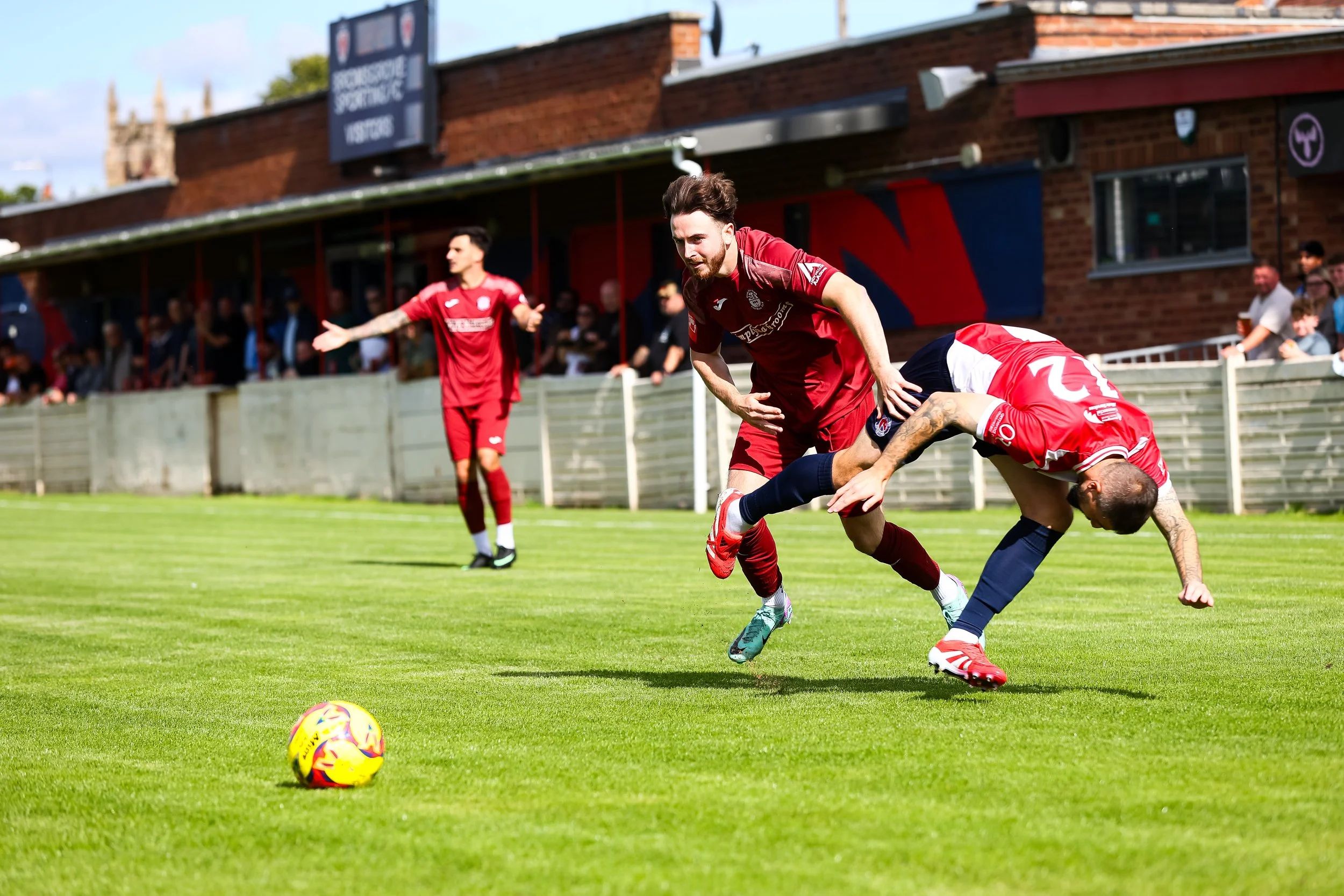 260905 Bromsgrove 2-0 NTFC MD-56.jpg
