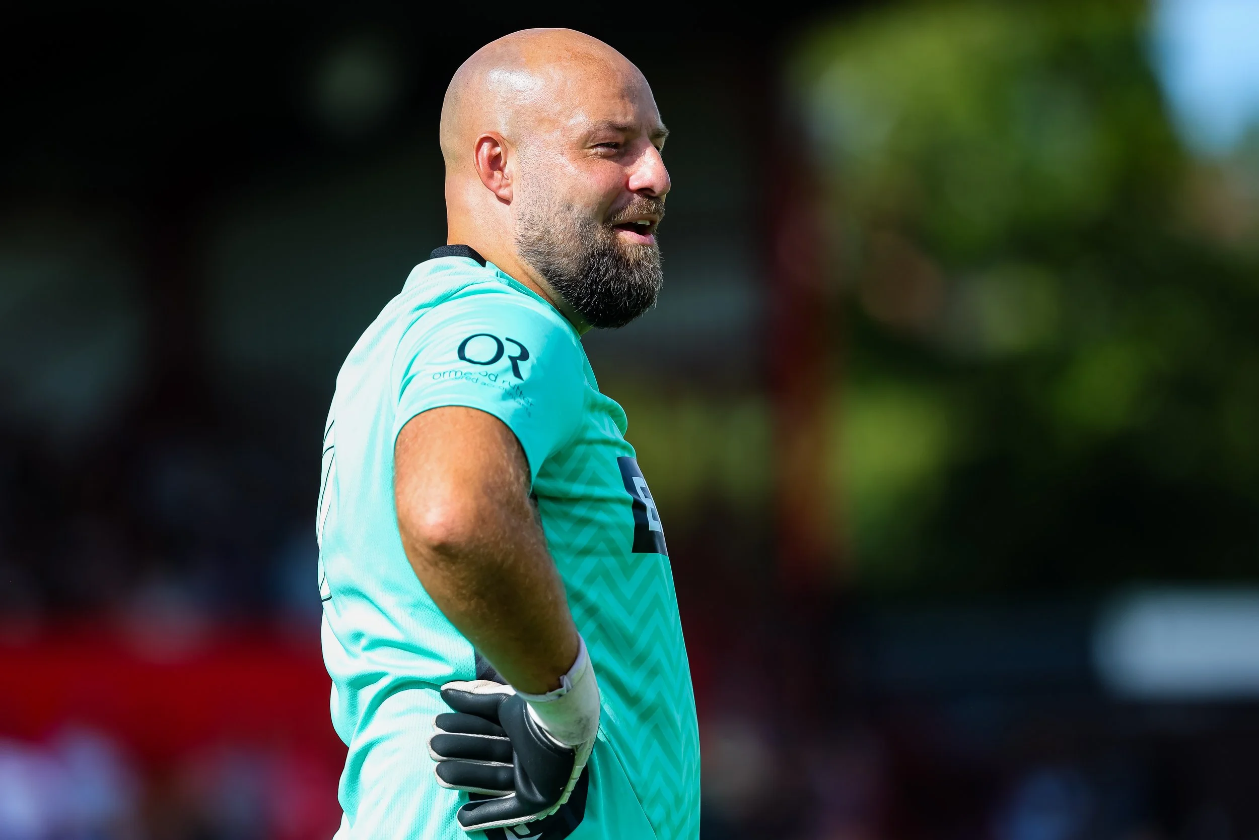 260905 Bromsgrove 2-0 NTFC MD-60.jpg