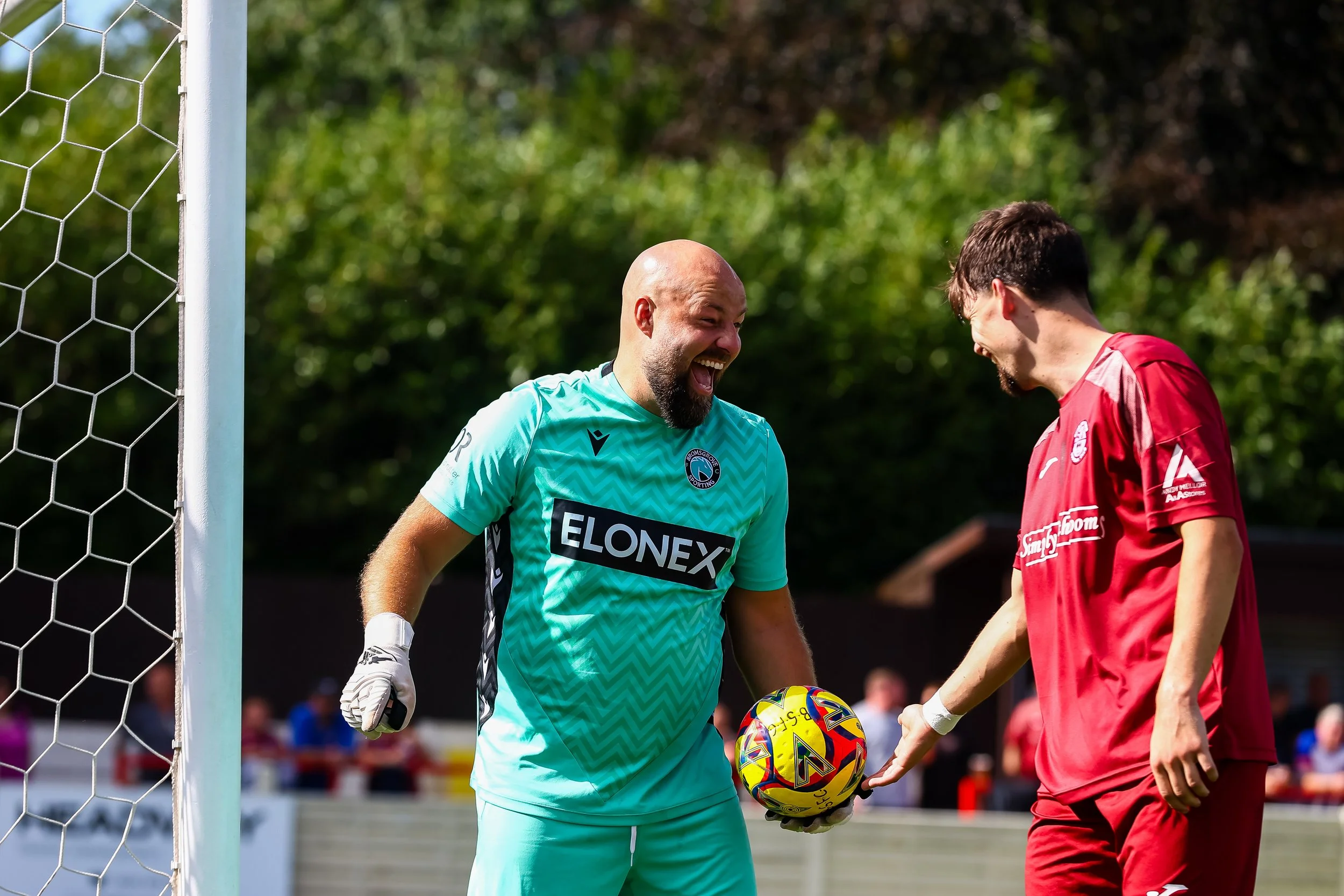 260905 Bromsgrove 2-0 NTFC MD-65.jpg