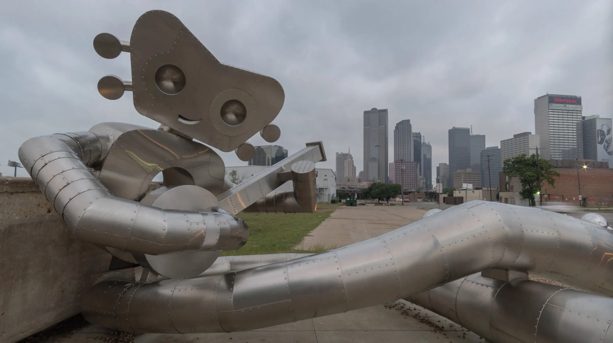 Dallas Guitar Man.jpg