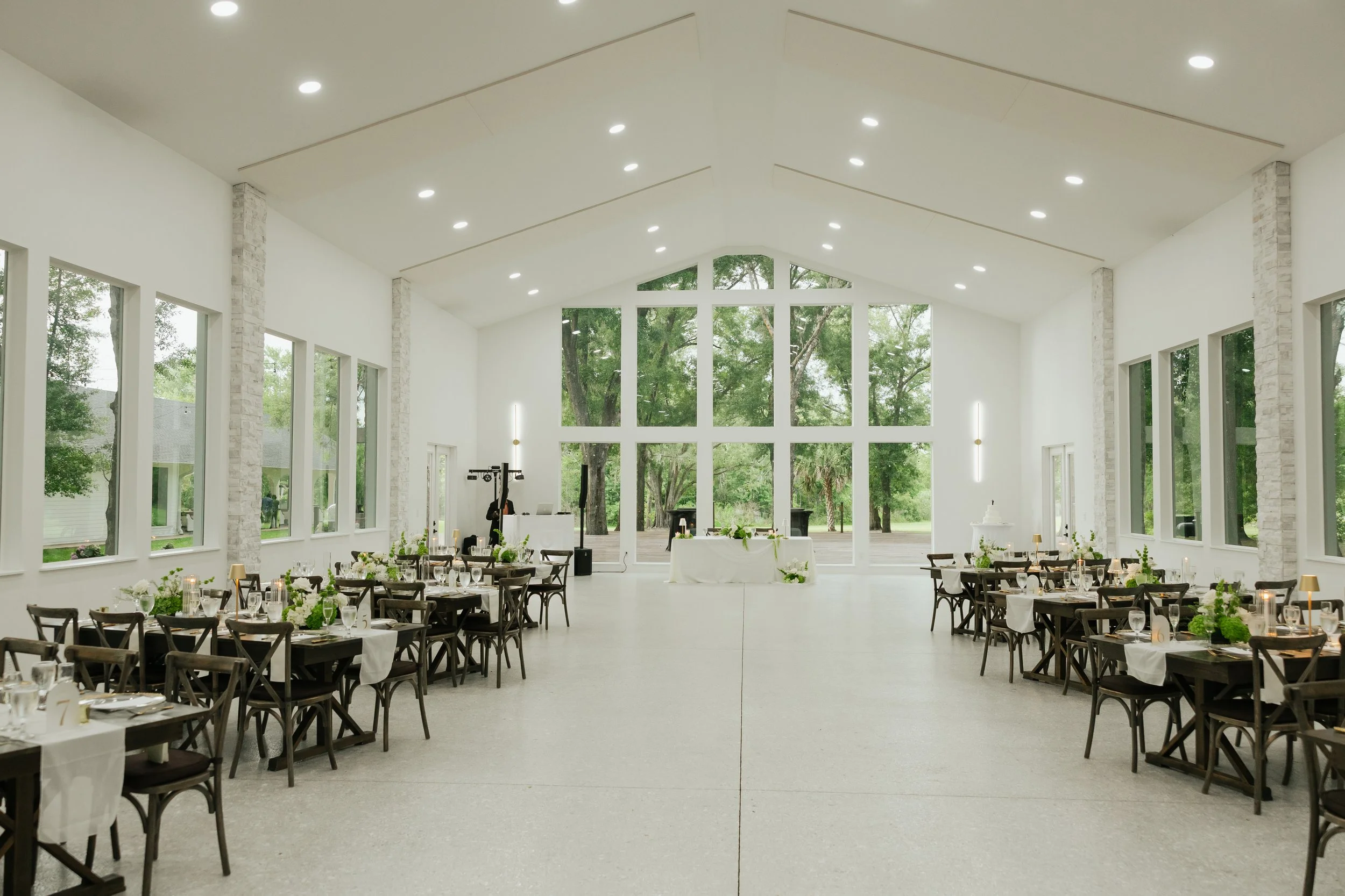 Wedding Venue Near Daytona Beach, FL: How to Plan Cocktail Hour at The Whitewood Ranch