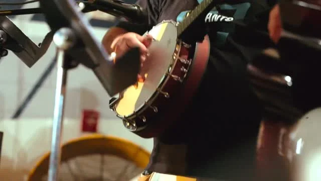 The Valiants throw down a hoedown to music by @rubyleighofficial