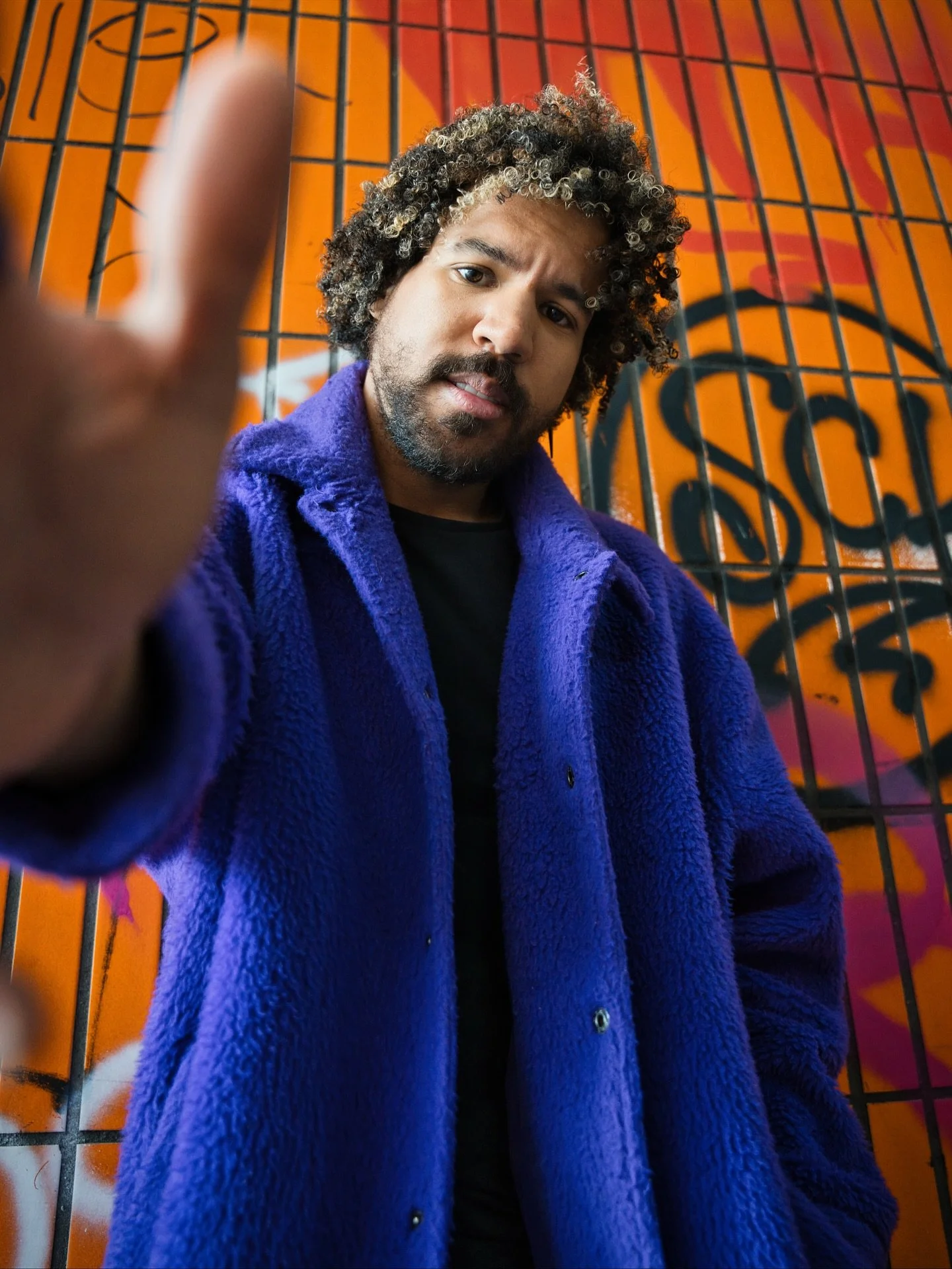 Today another set of photos taken during the Berlin @pexels.de event in October of 2024 as part of #myportraitphotographyjourney 

Today featuring @schokojunge 

#travelwithlenses #withpexels #outdoorportraits