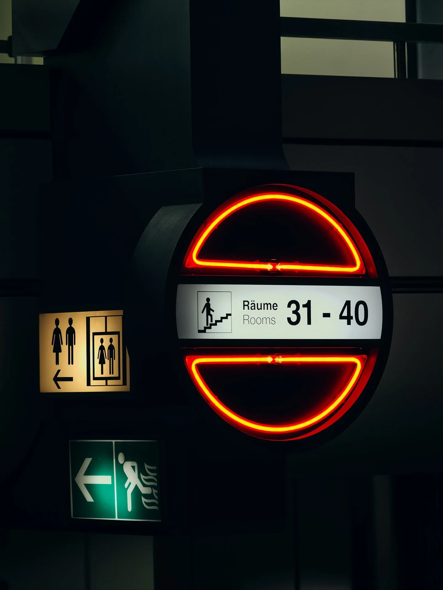 📍 Berlin, Germany 

Today another set of photos from 49 hours of ICC organized by @visitberlin 

This set is part of the challenge of taking photos at the ICC with only the 70-200 mm lens.

With this lens inside of the ICC I was able to capture some