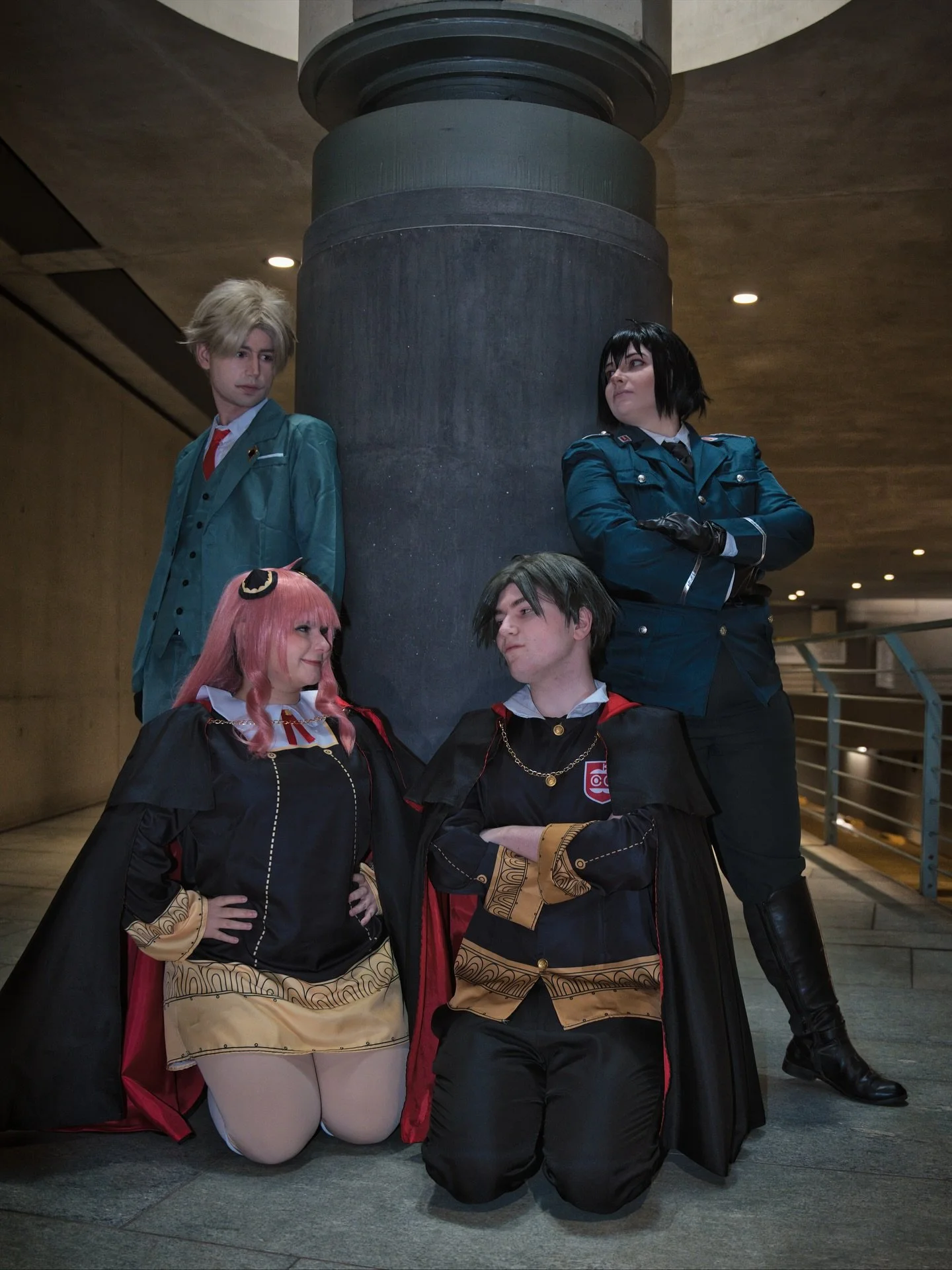 Today some photos of a Spy x Family photoshoot at the U-Bahn station in Berlin, almost a year ago. This was a really fun photoshoot in #myportraitphotographyjourney 

Featuring:
@suikyo_cos 
@allens_life_and_others 
@mooglexkupo 
@goatchita 

#spyxfa