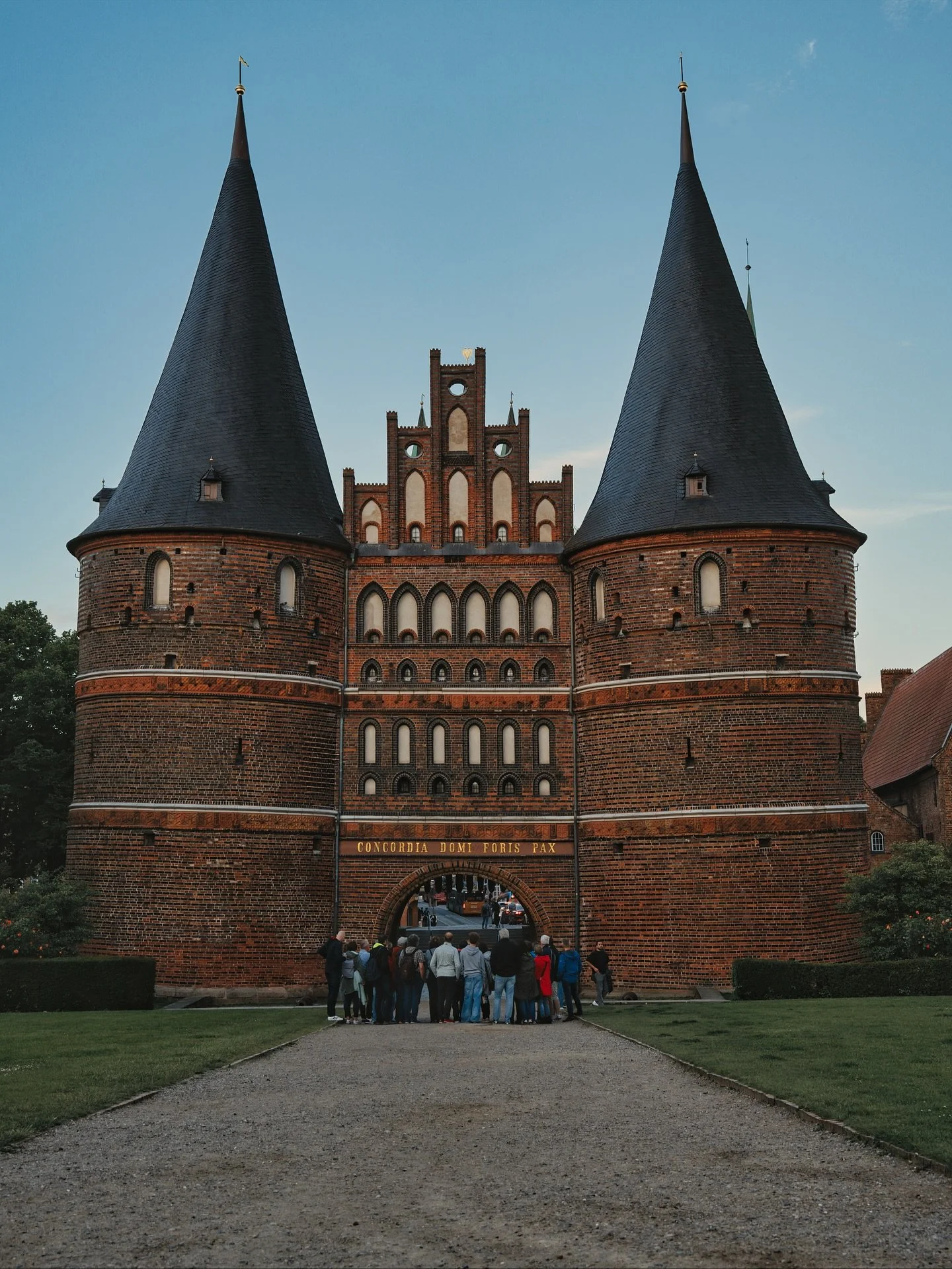 📍 L&uuml;beck, Schleswig-Holstein, Germany

Today a set of photos of the Holsten Gate (Holstentor) - a city gate marking off the western boundary of the old center of the Hanseatic city of L&uuml;beck. 

Built in 1464, the Brick Gothic construction 
