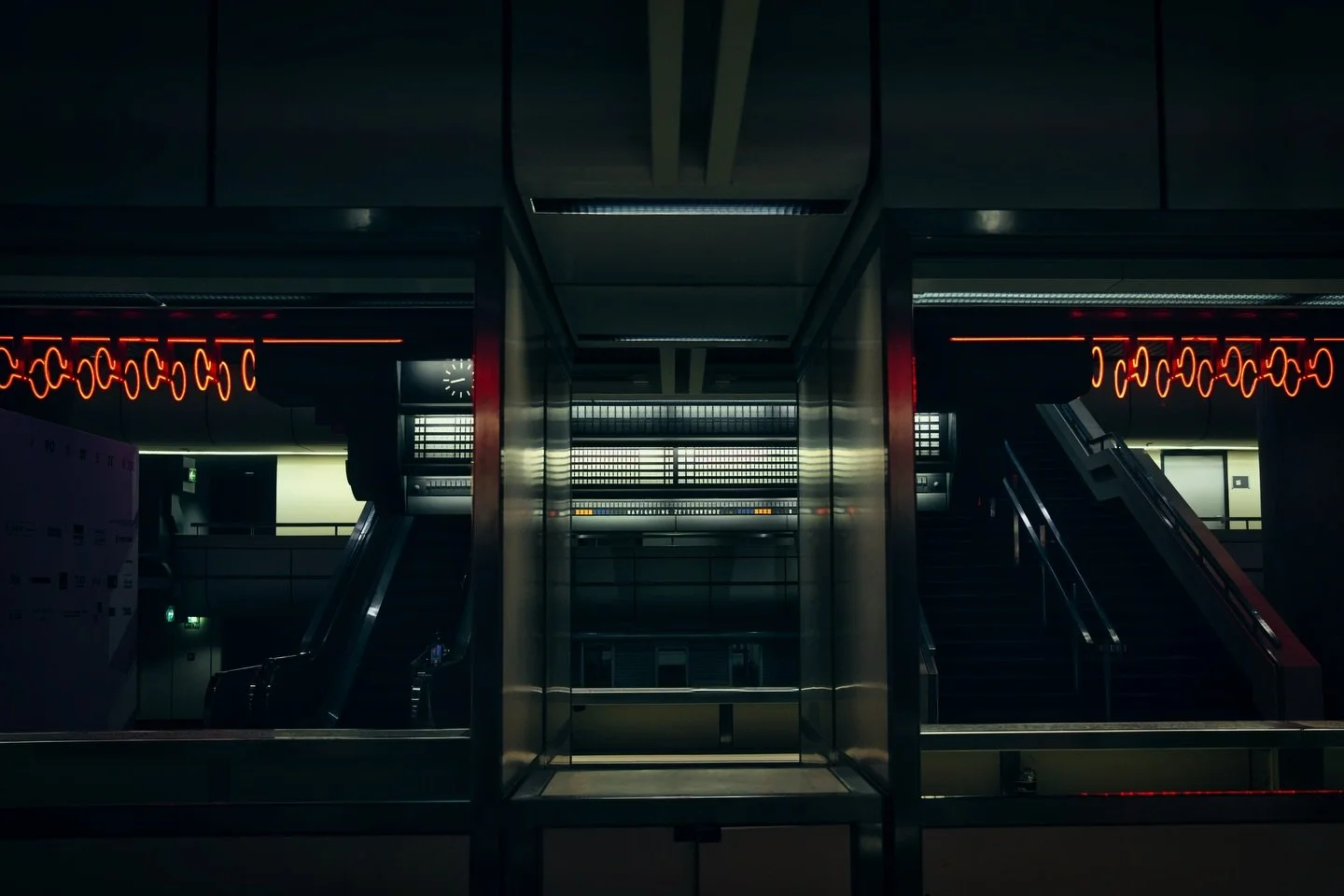 📍 Berlin, Germany 

Today another set of photos from my visit to the ICC Messe in Berlin, Germany.

Thanks to @visitberlin I was able to visit this building before and during the 49 hours of ICC last year, and I can post several time photos from the