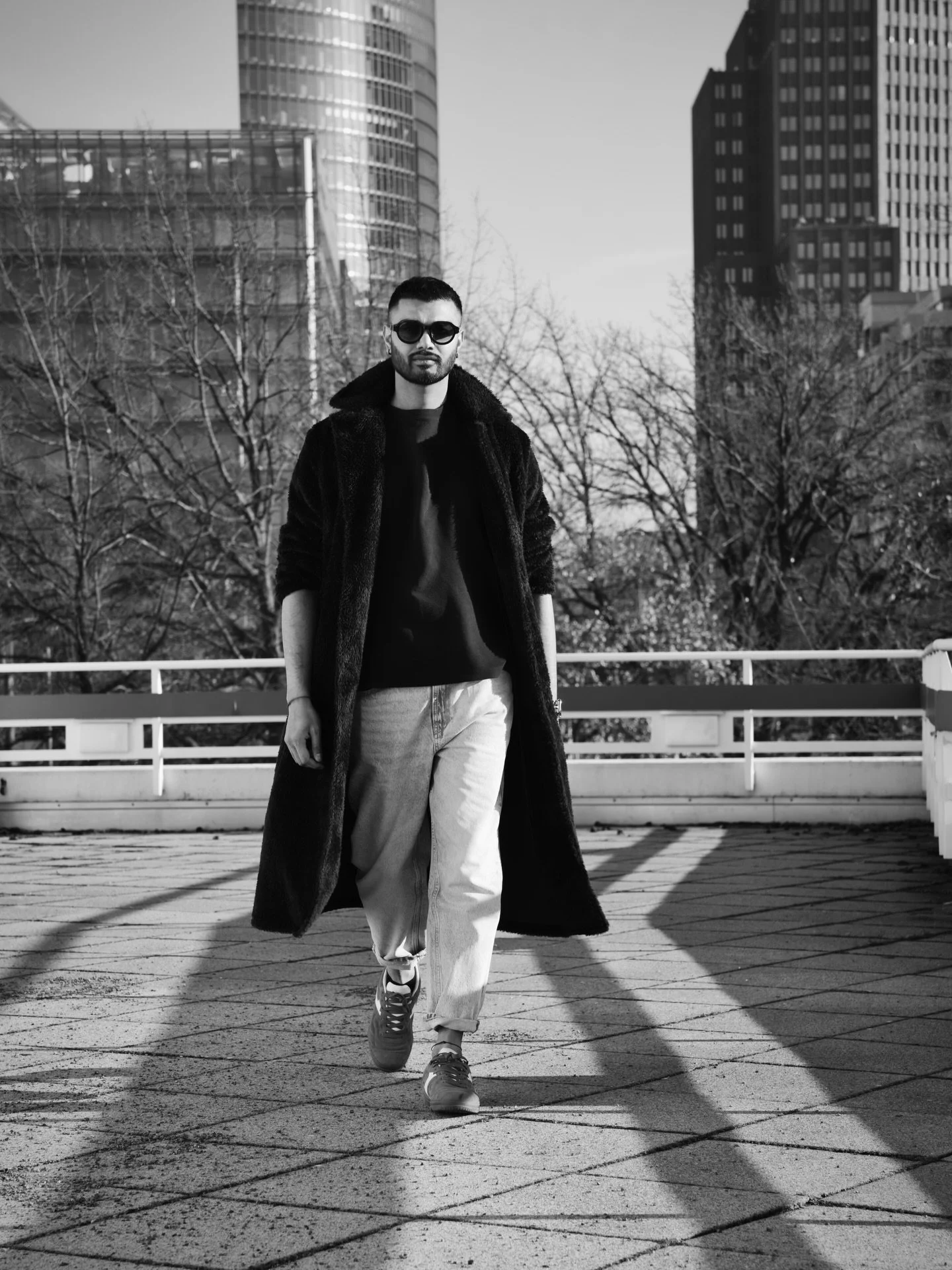 Today another page on #myportraitphotographyjourney  with the second part of the outdoor photoshoot with @vyviansomaya in the streets of Berlin.

#travelwithlenses #outdoorportraits